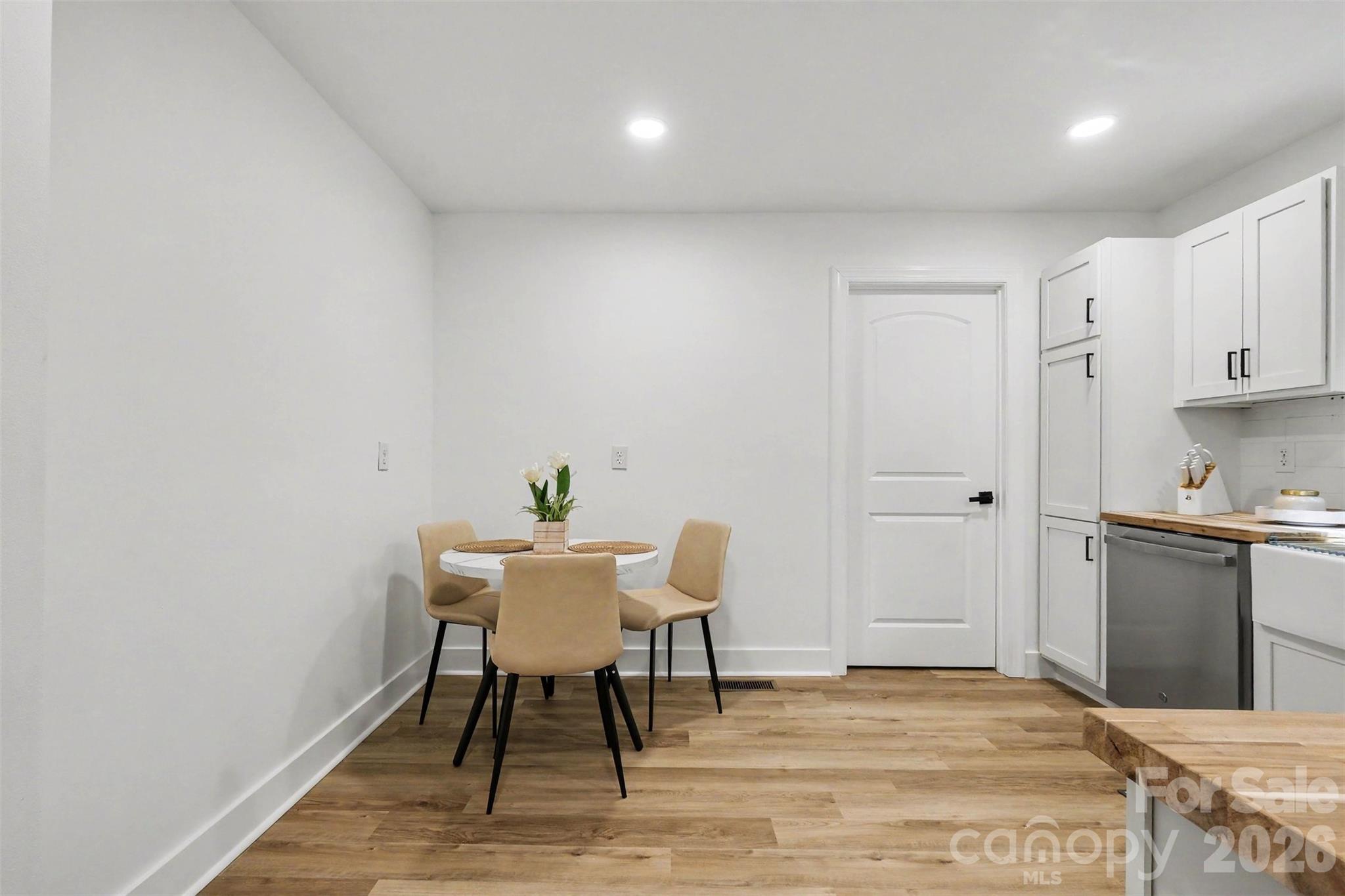521 Gold Street Property Photo 8