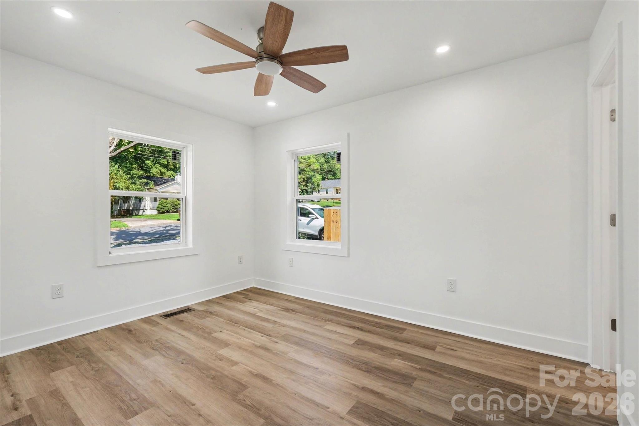 521 Gold Street Property Photo 11