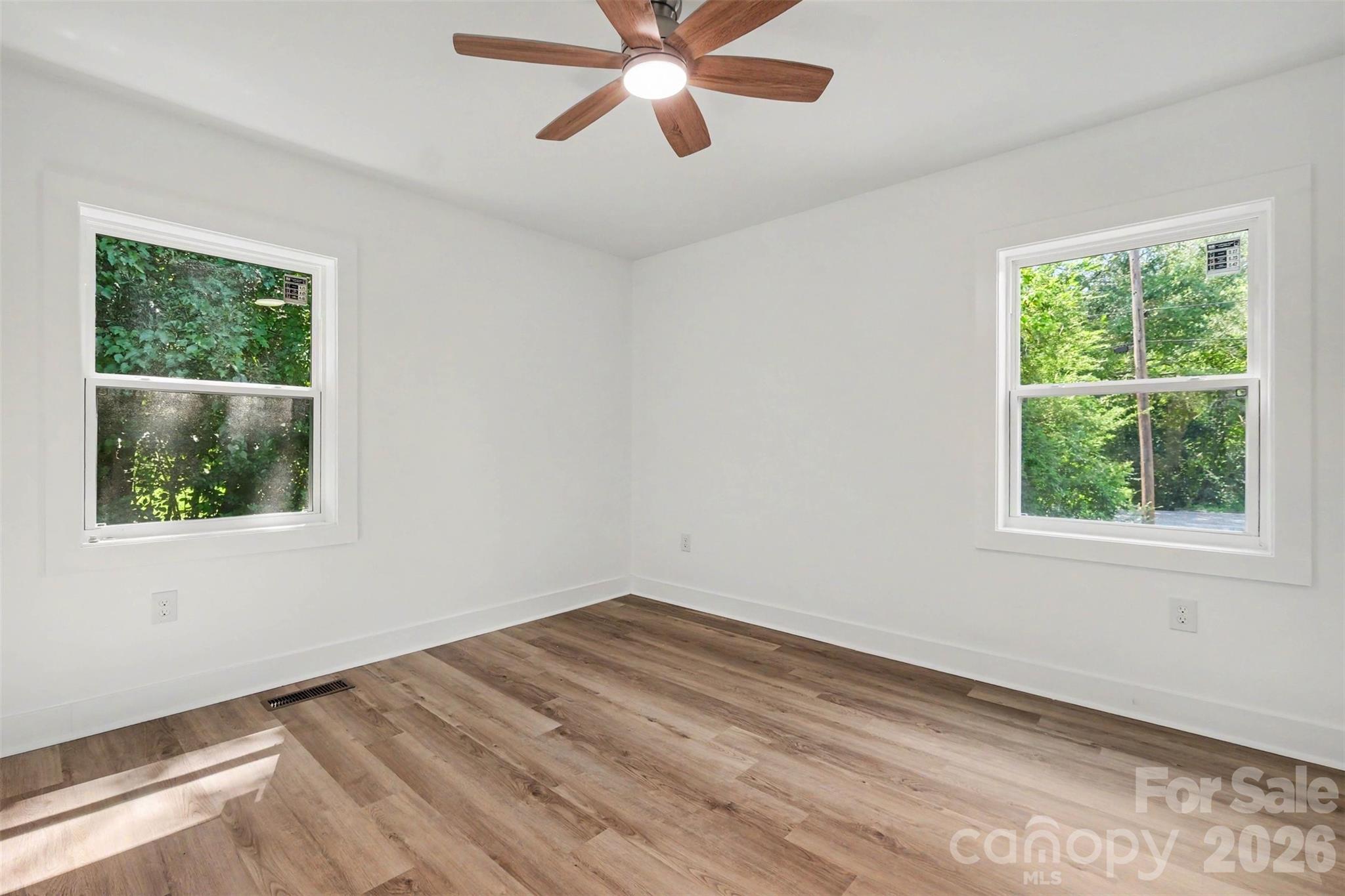 521 Gold Street Property Photo 12