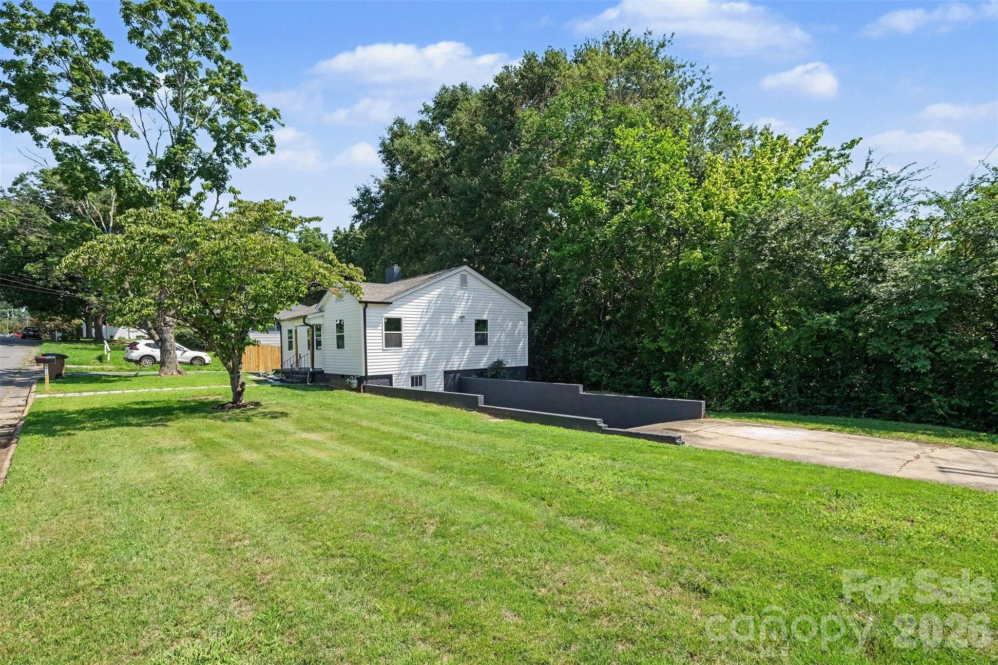 521 Gold Street Property Photo 21