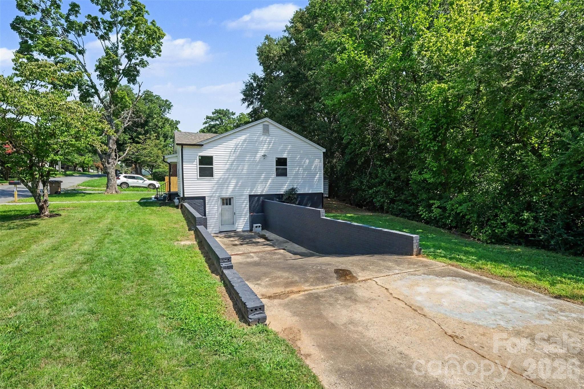 521 Gold Street Property Photo 22