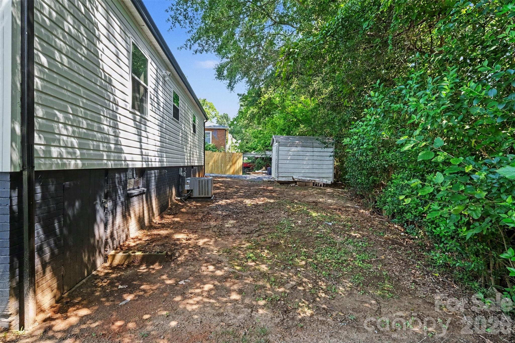 521 Gold Street Property Photo 23