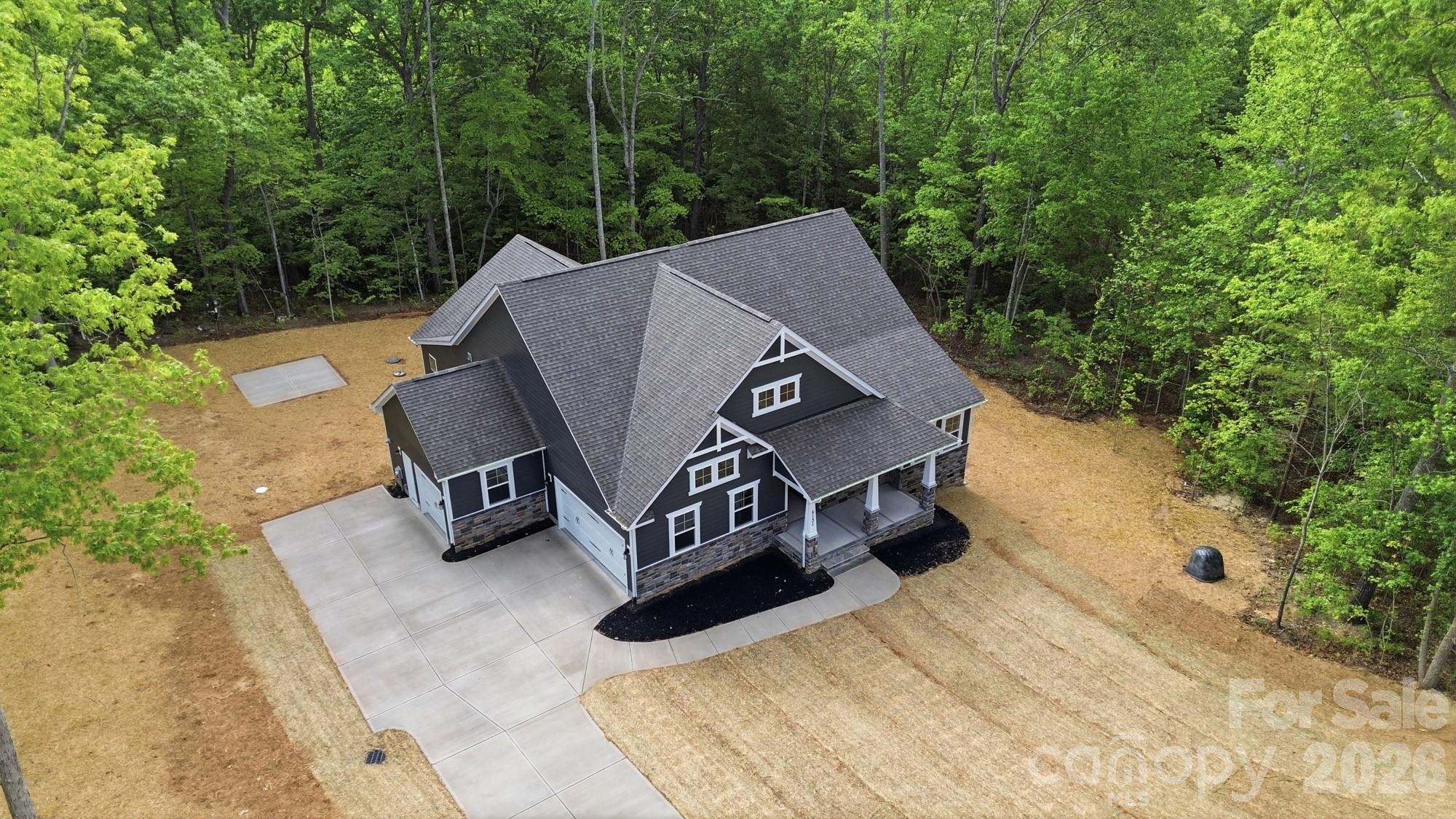 5112 Kings Pinnacle Drive Property Photo 2