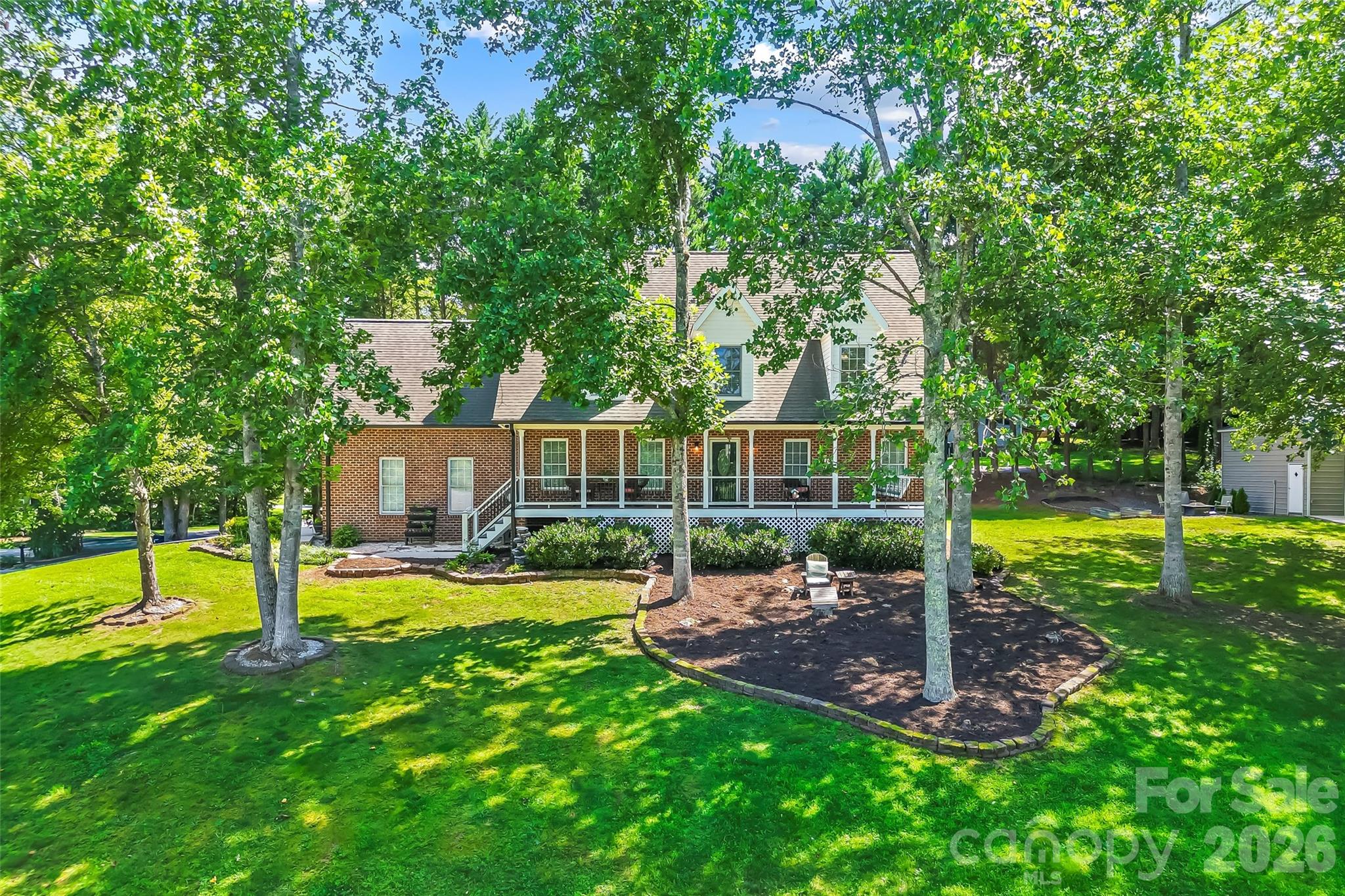 313 Springwood Drive Property Photo 2