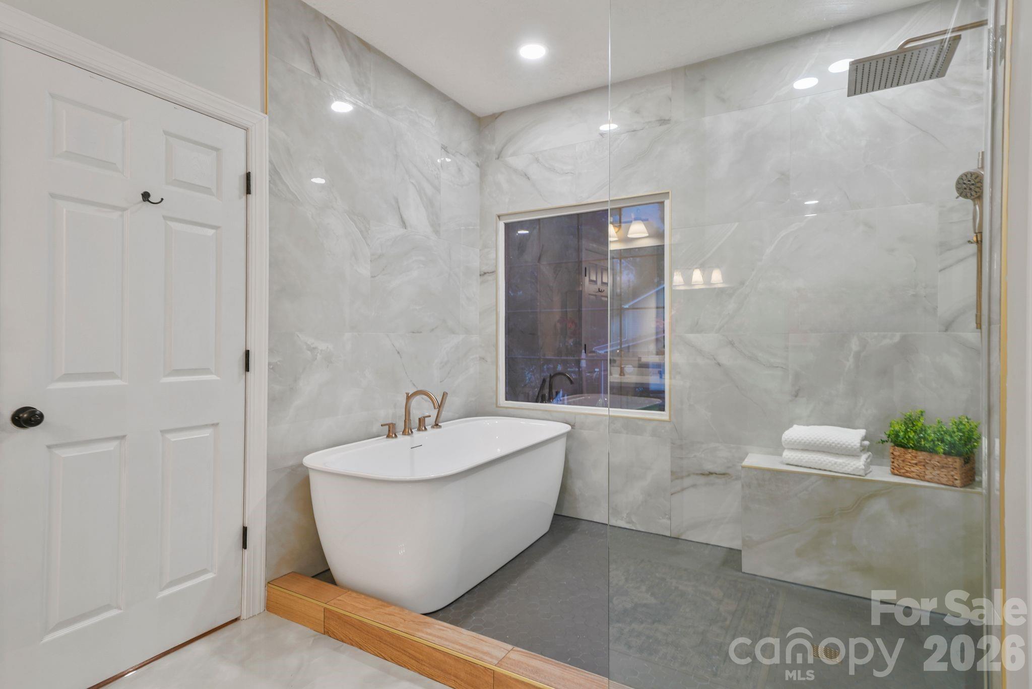 11 Greenway Drive Property Photo 3