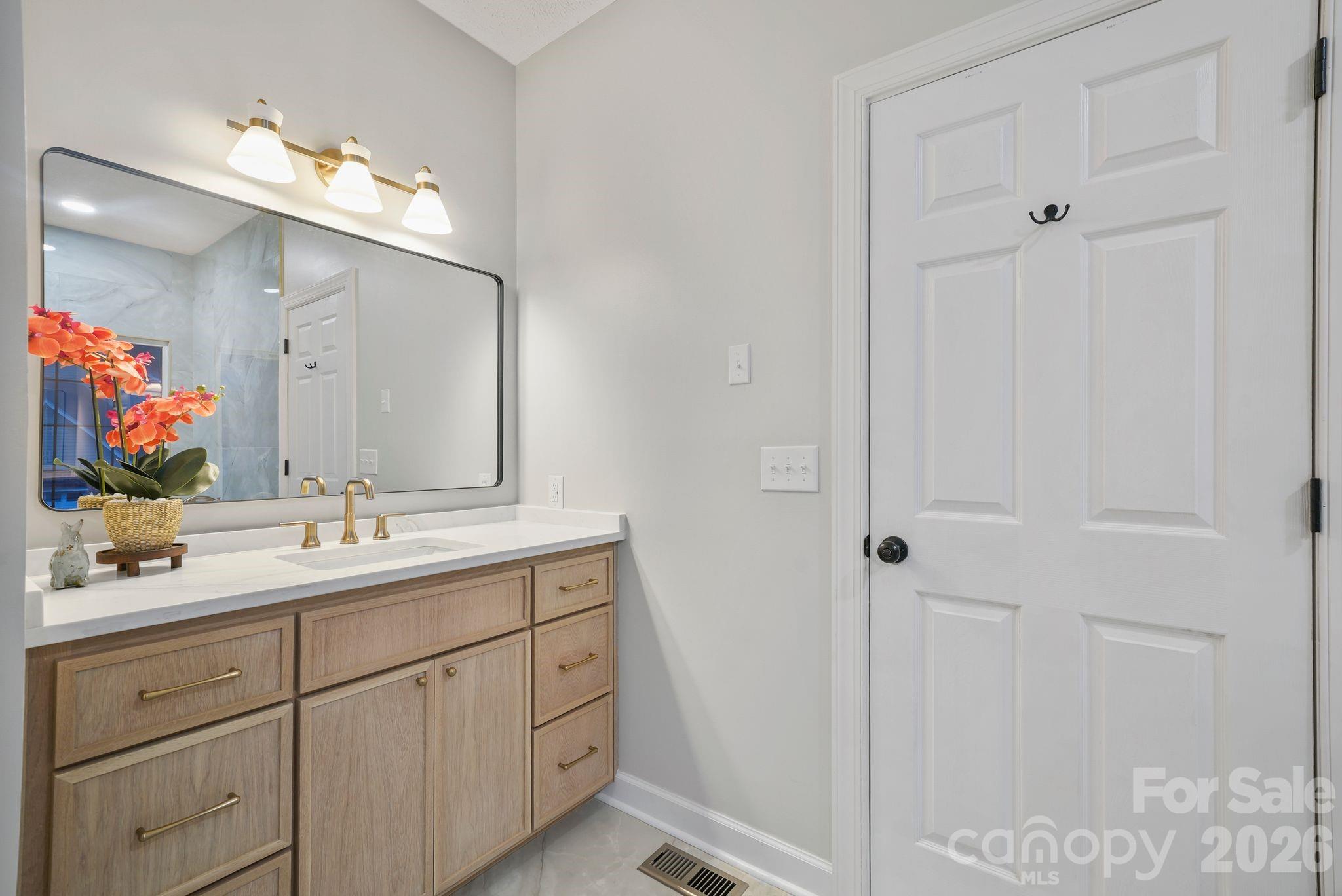 11 Greenway Drive Property Photo 16