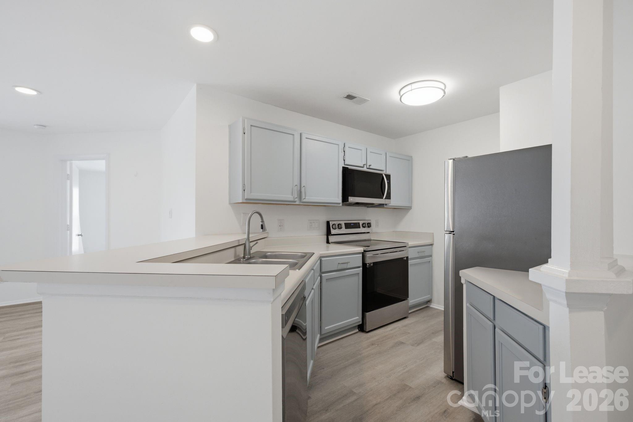 18883 Vineyard Point Lane Property Photo 6