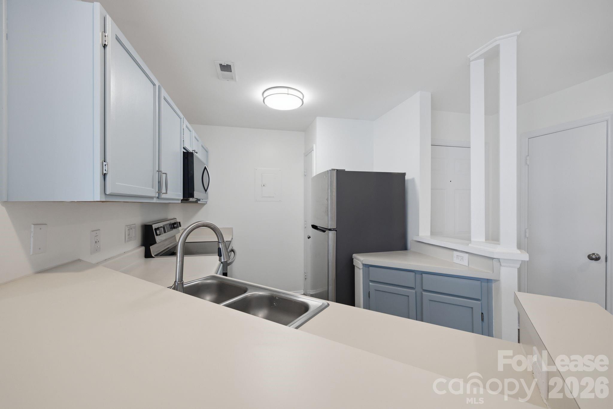 18883 Vineyard Point Lane Property Photo 7