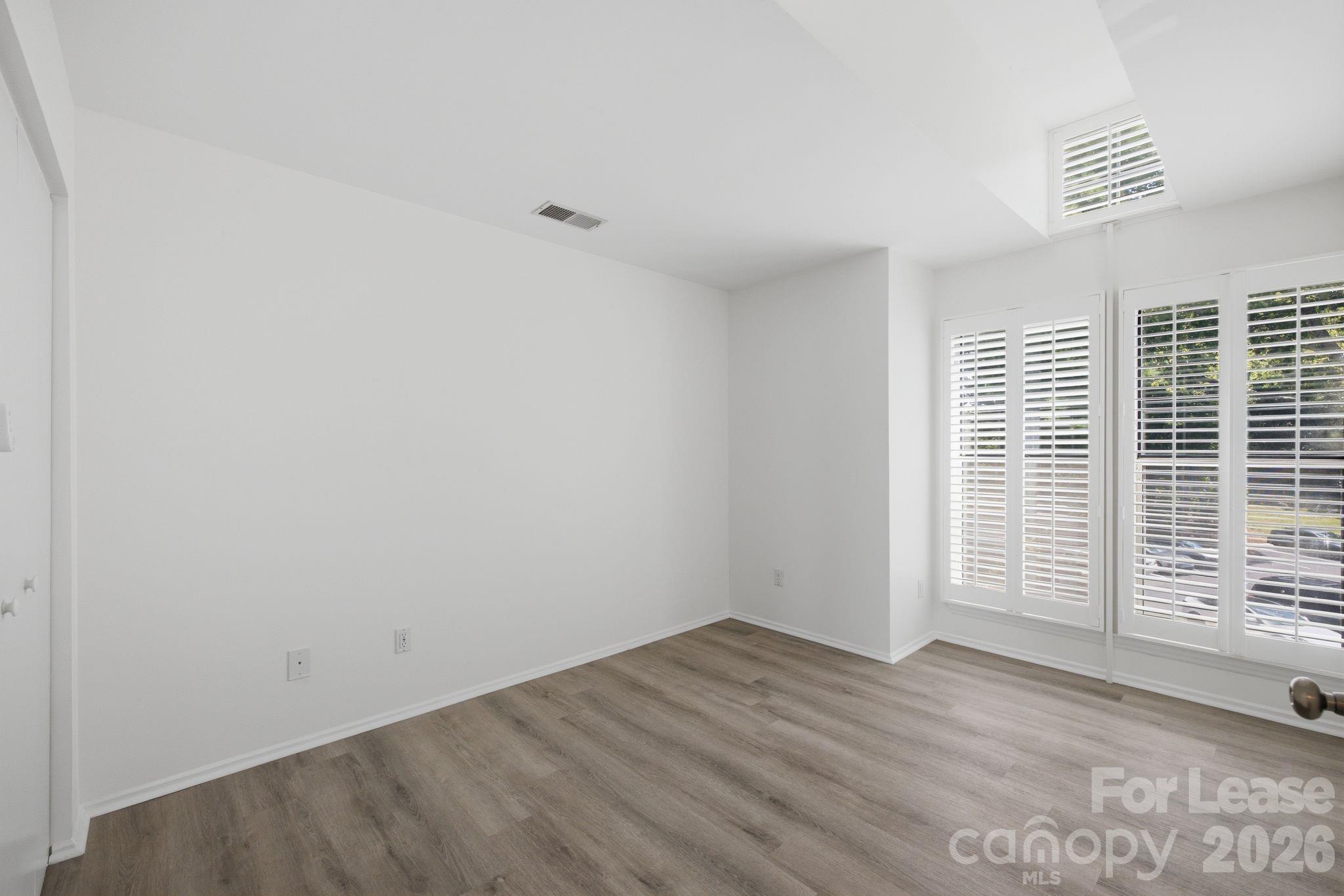 18883 Vineyard Point Lane Property Photo 12