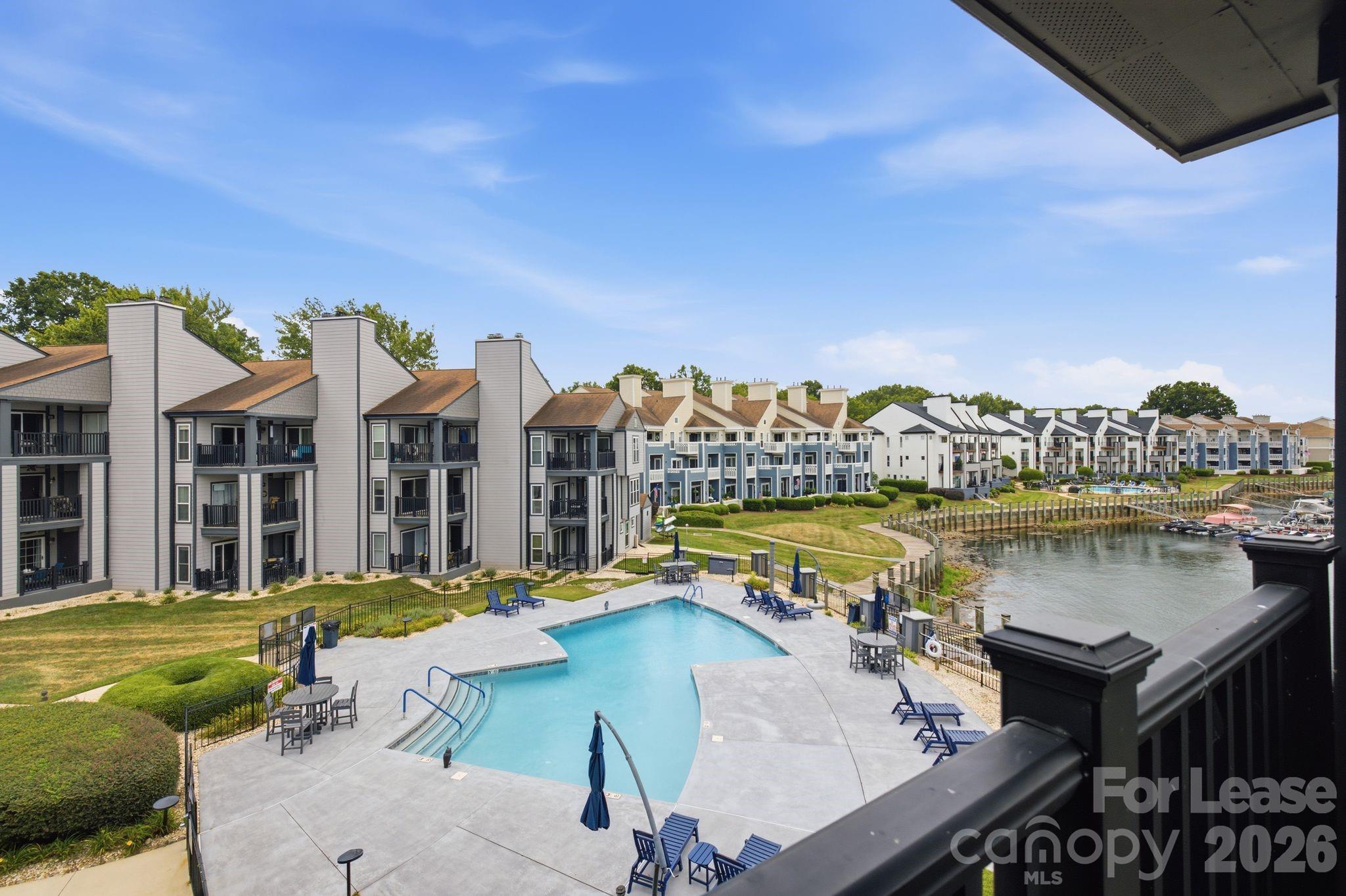 18883 Vineyard Point Lane Property Photo 18