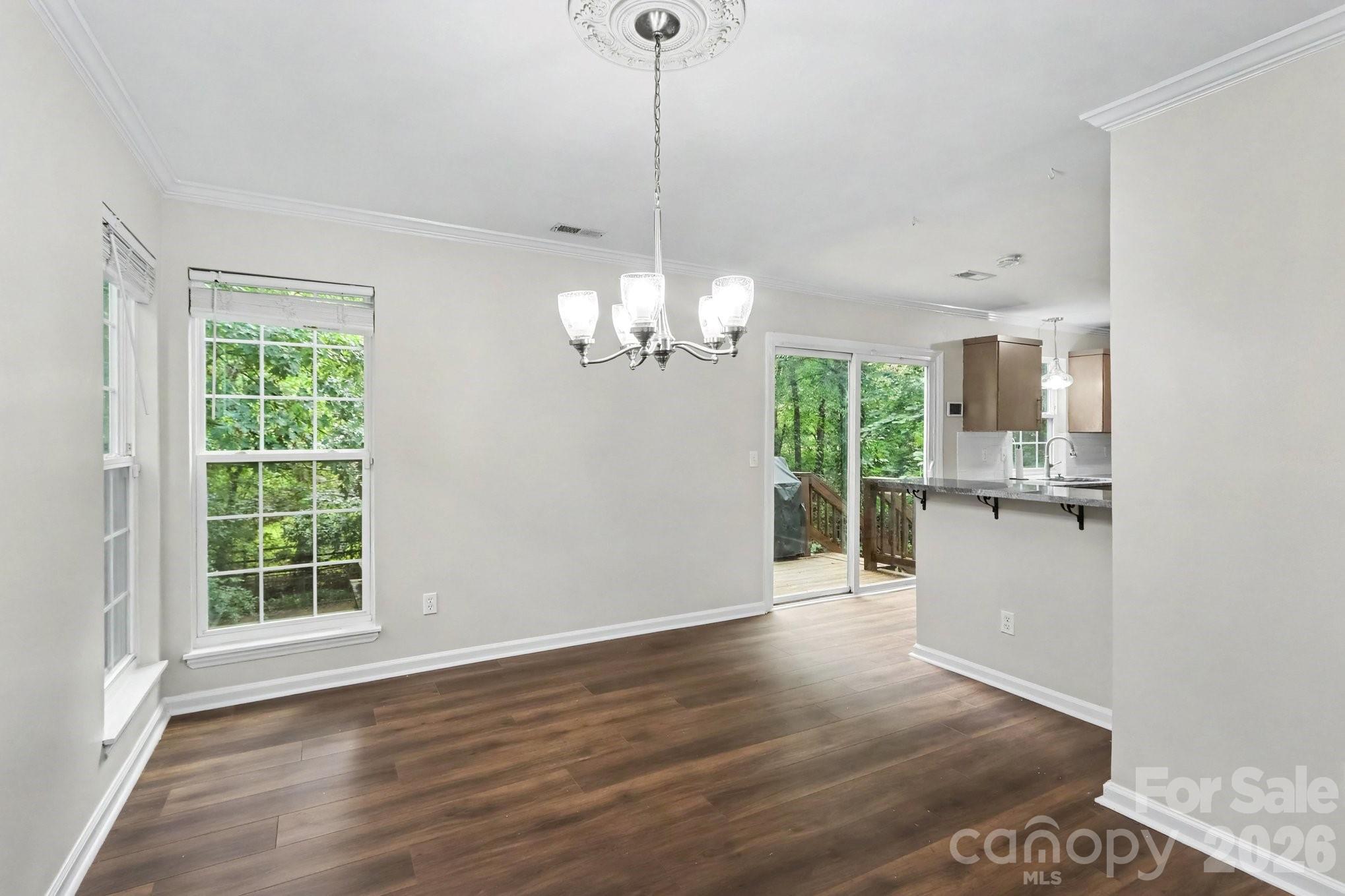 2132 Killarney Place Property Photo 7