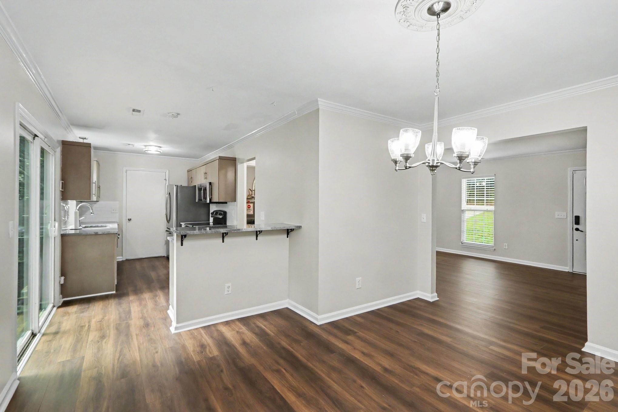 2132 Killarney Place Property Photo 8