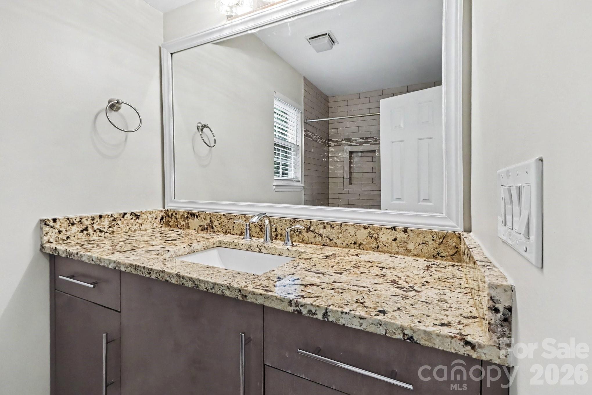2132 Killarney Place Property Photo 17