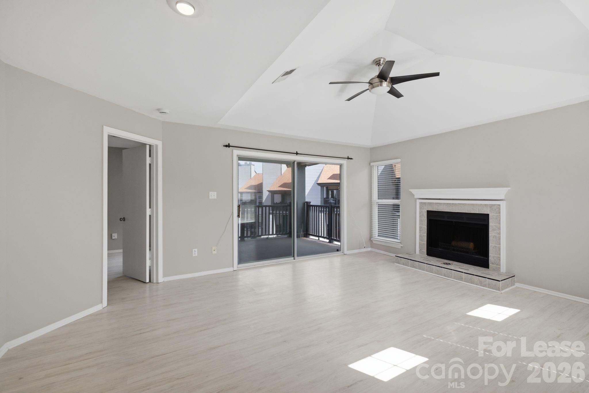 18841 Vineyard Point Lane Property Photo 4