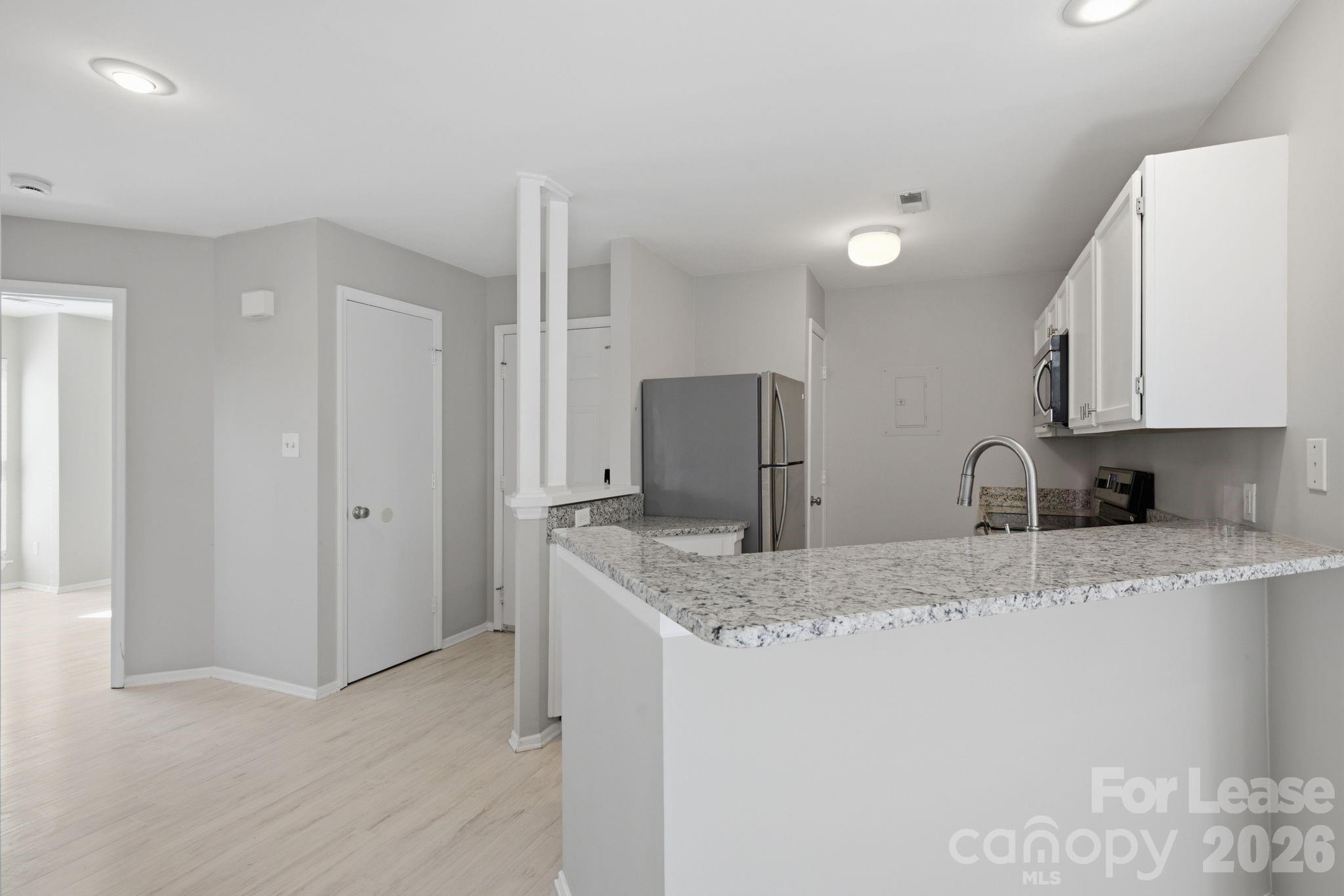 18841 Vineyard Point Lane Property Photo 9