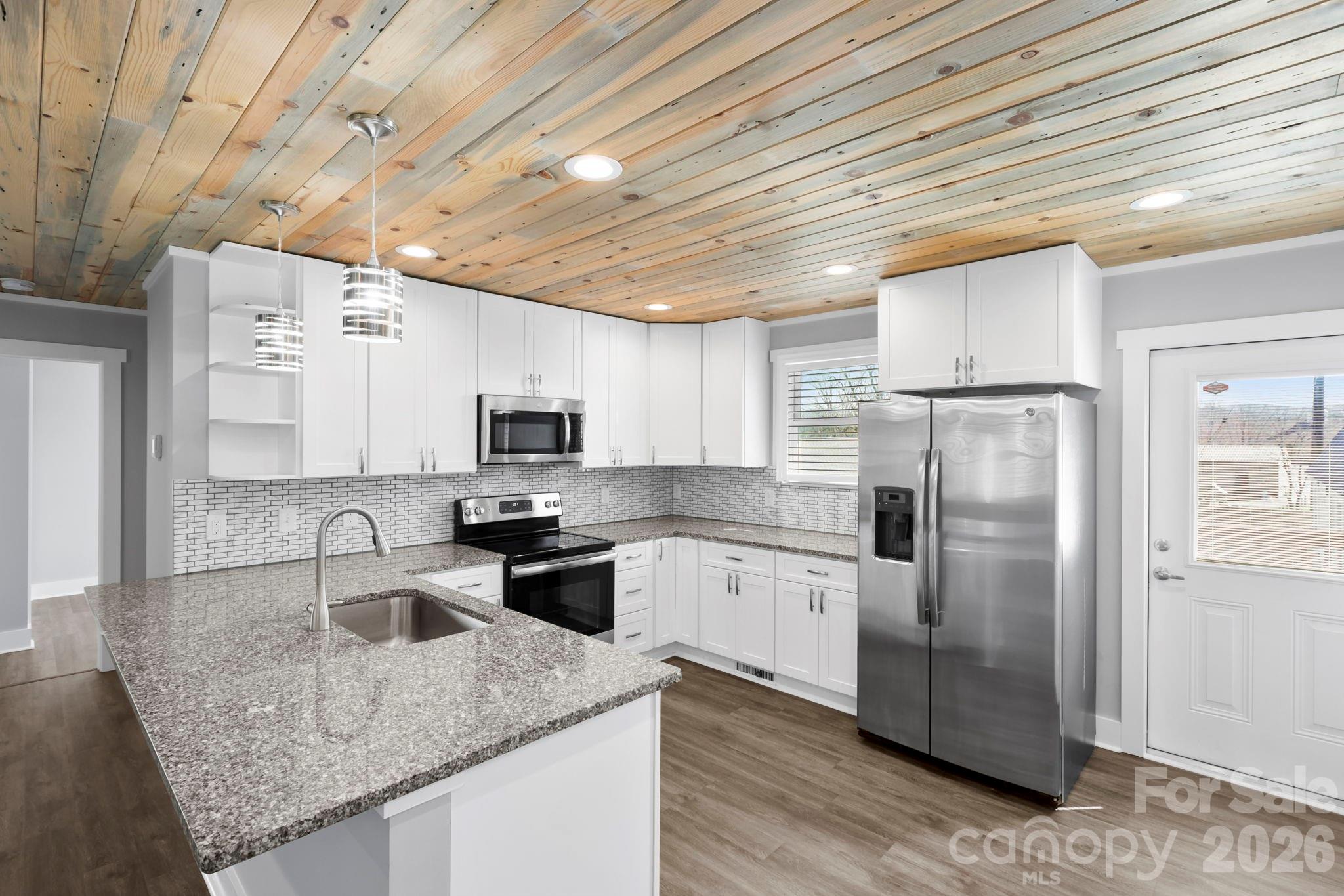 1844 Willow Road Property Photo 9