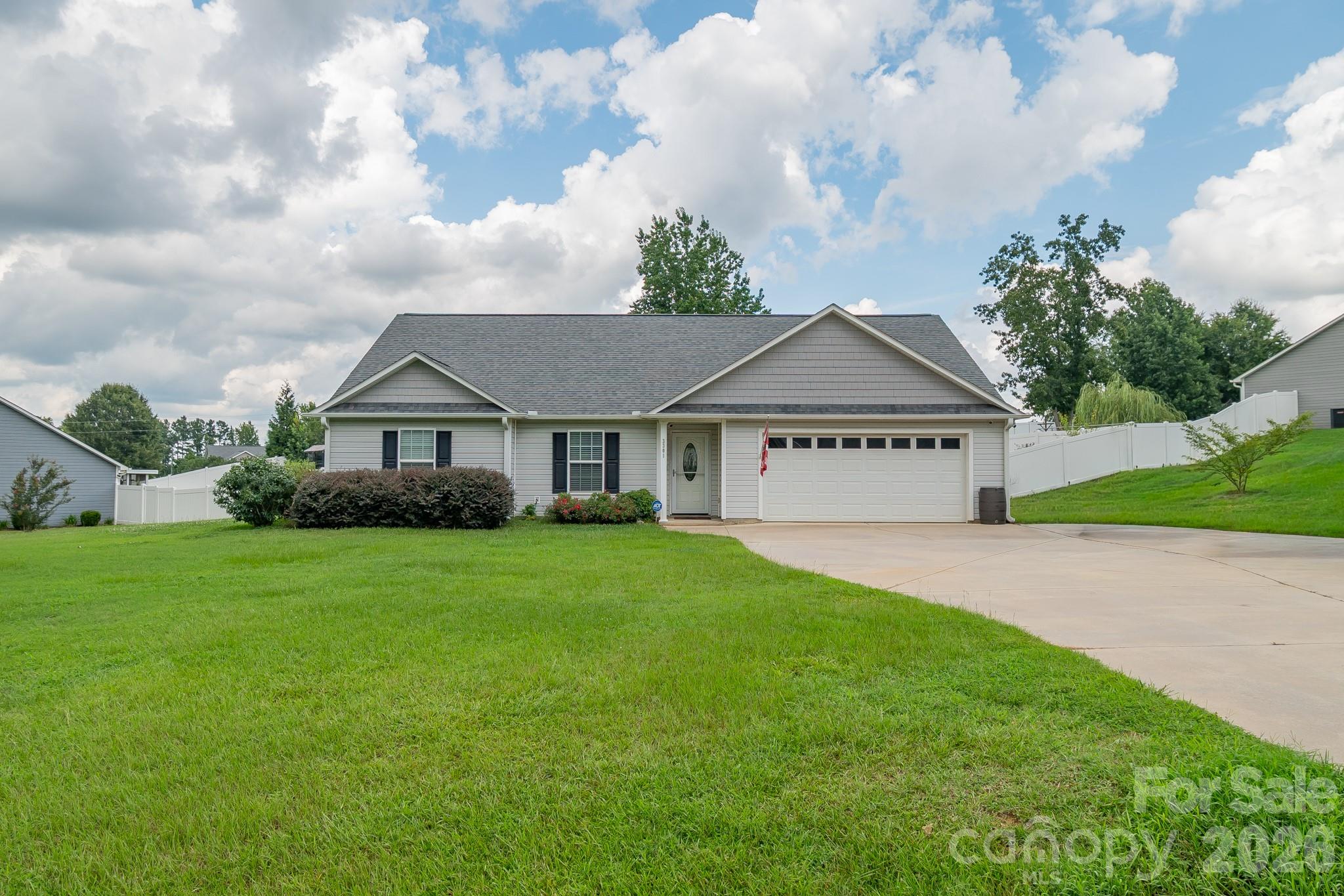 3301 Silver Fox Circle Property Photo 2