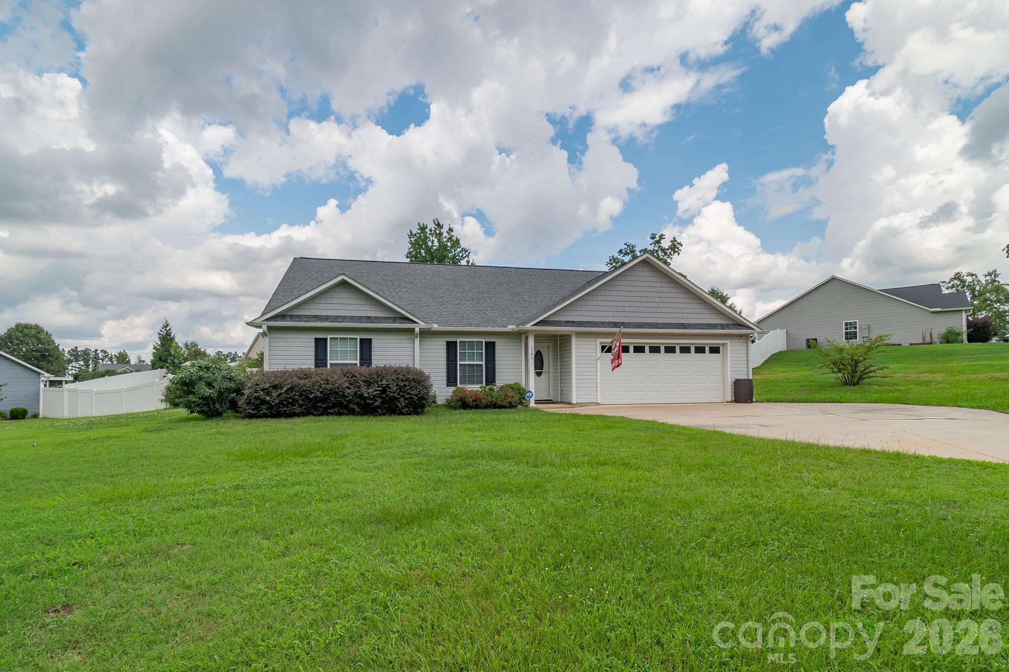 3301 Silver Fox Circle Property Photo 3