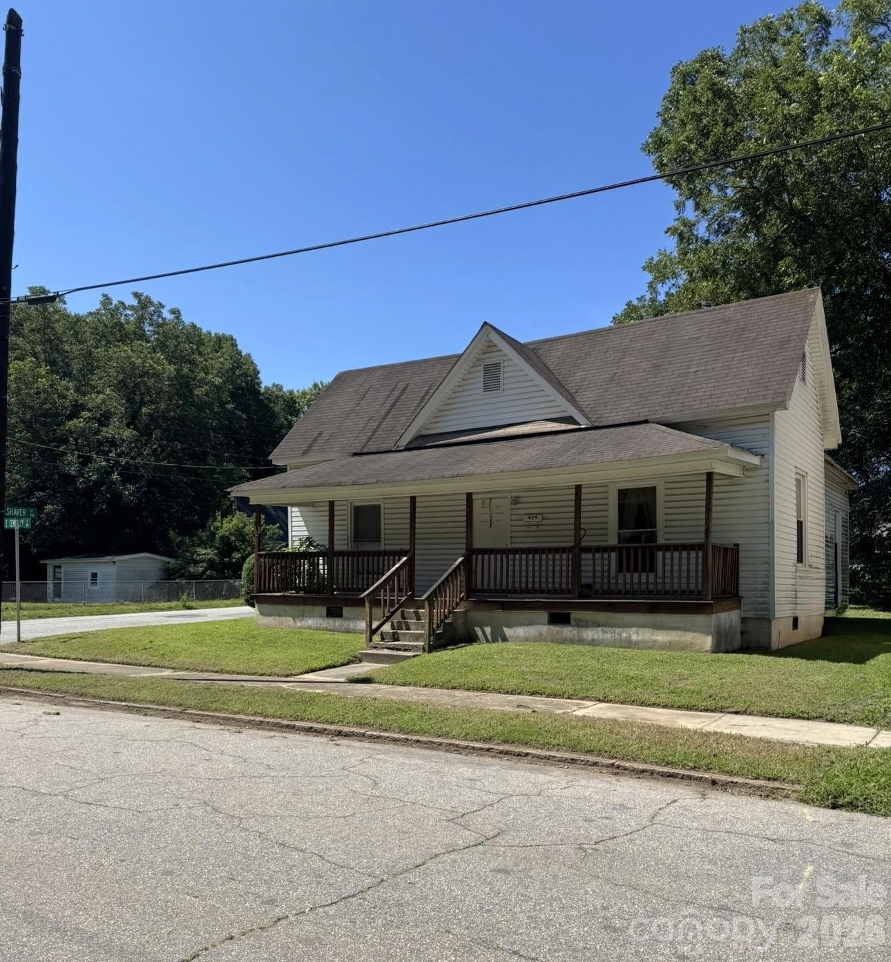 429 E Cemetery Street Property Photo 2