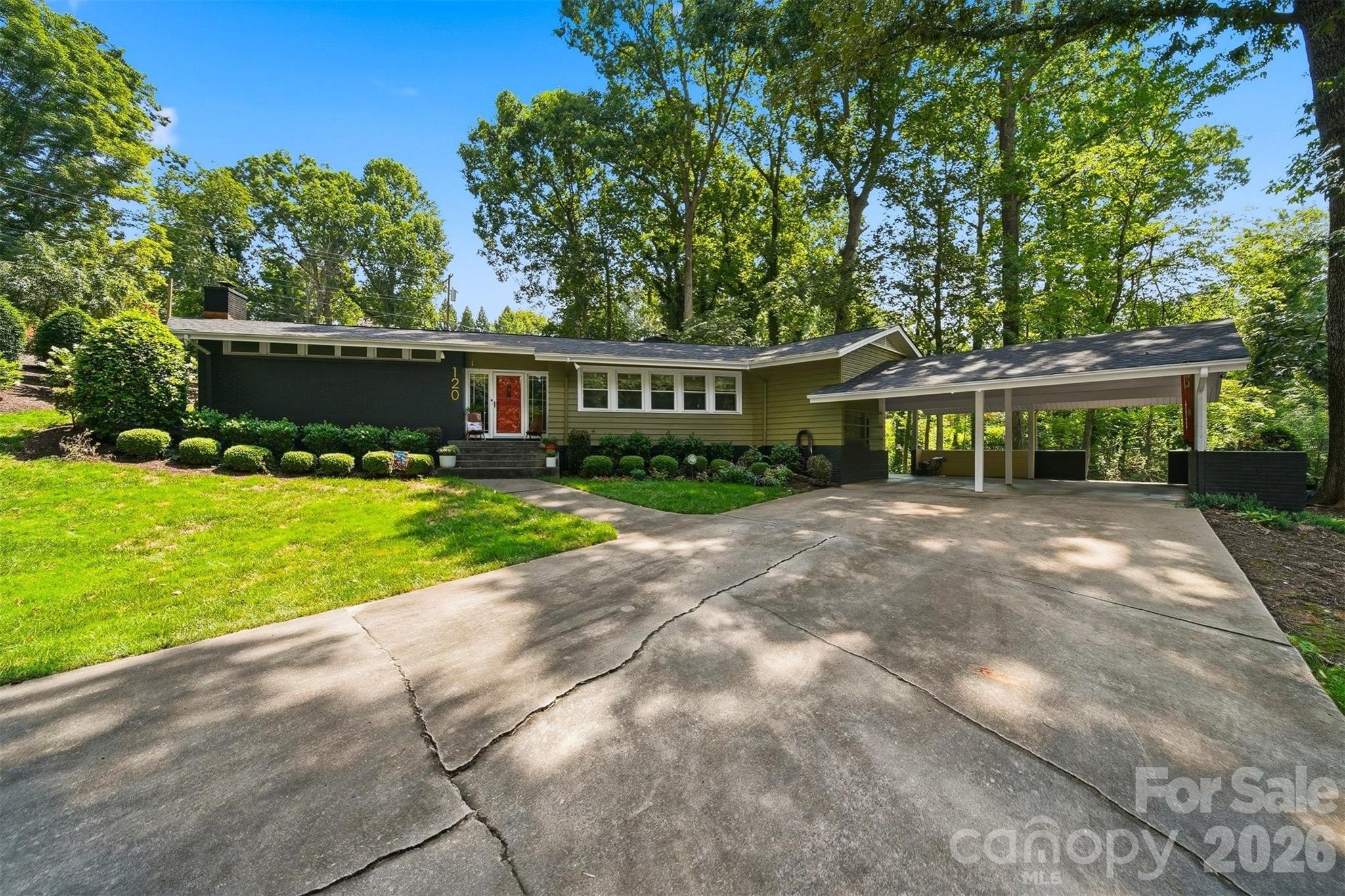 120 Woodland Drive Property Photo 1