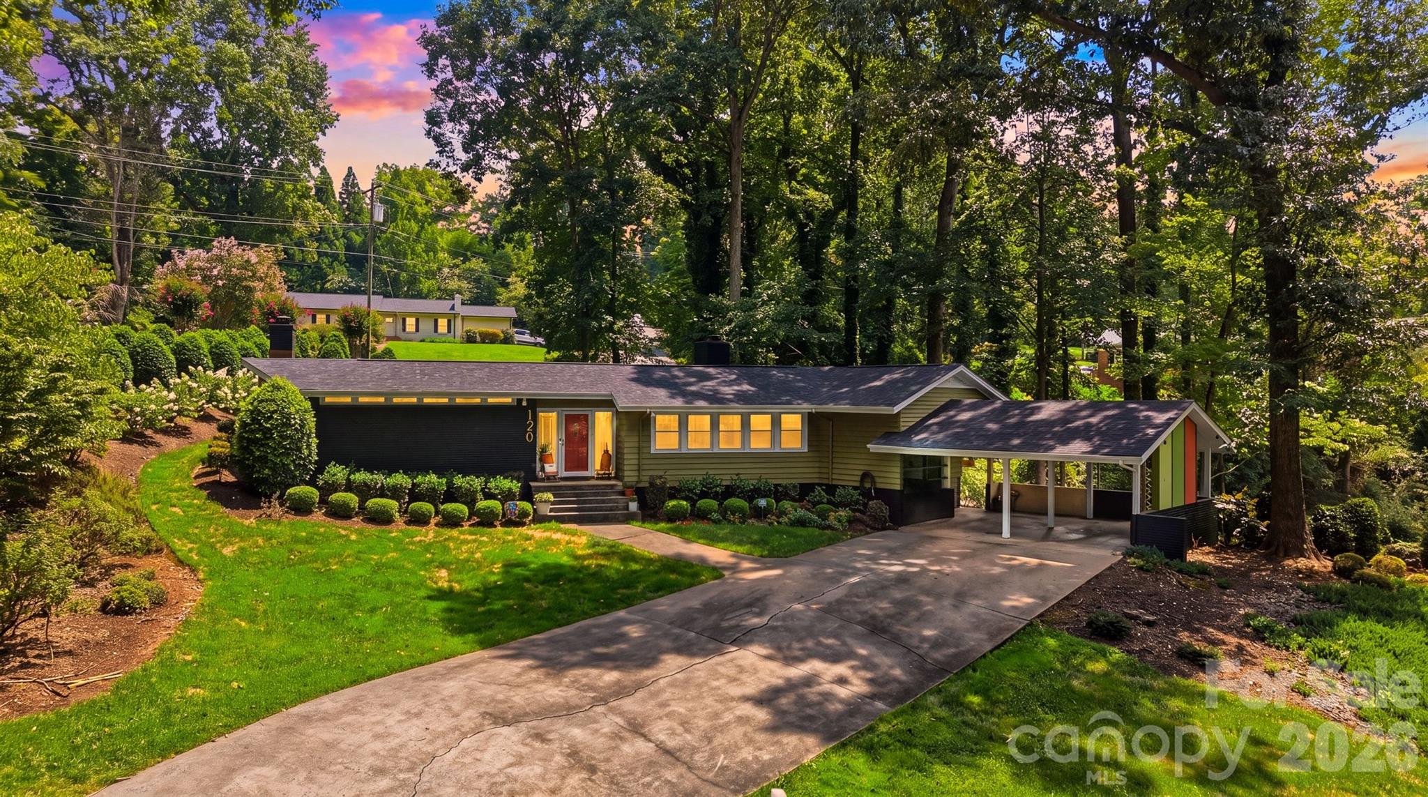 120 Woodland Drive Property Photo 3