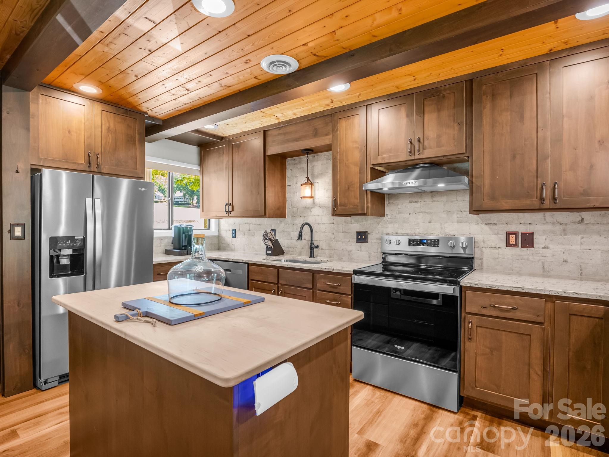 429 Mountains Boulevard C-103 Property Photo 13