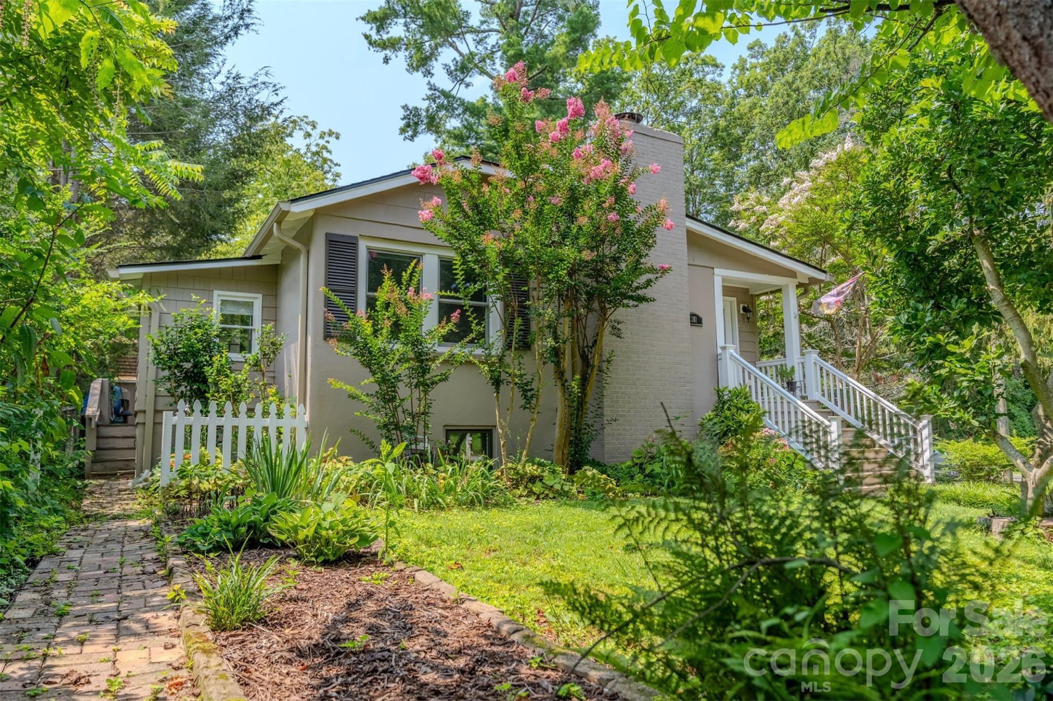 261 Forest Hill Drive Property Photo 1
