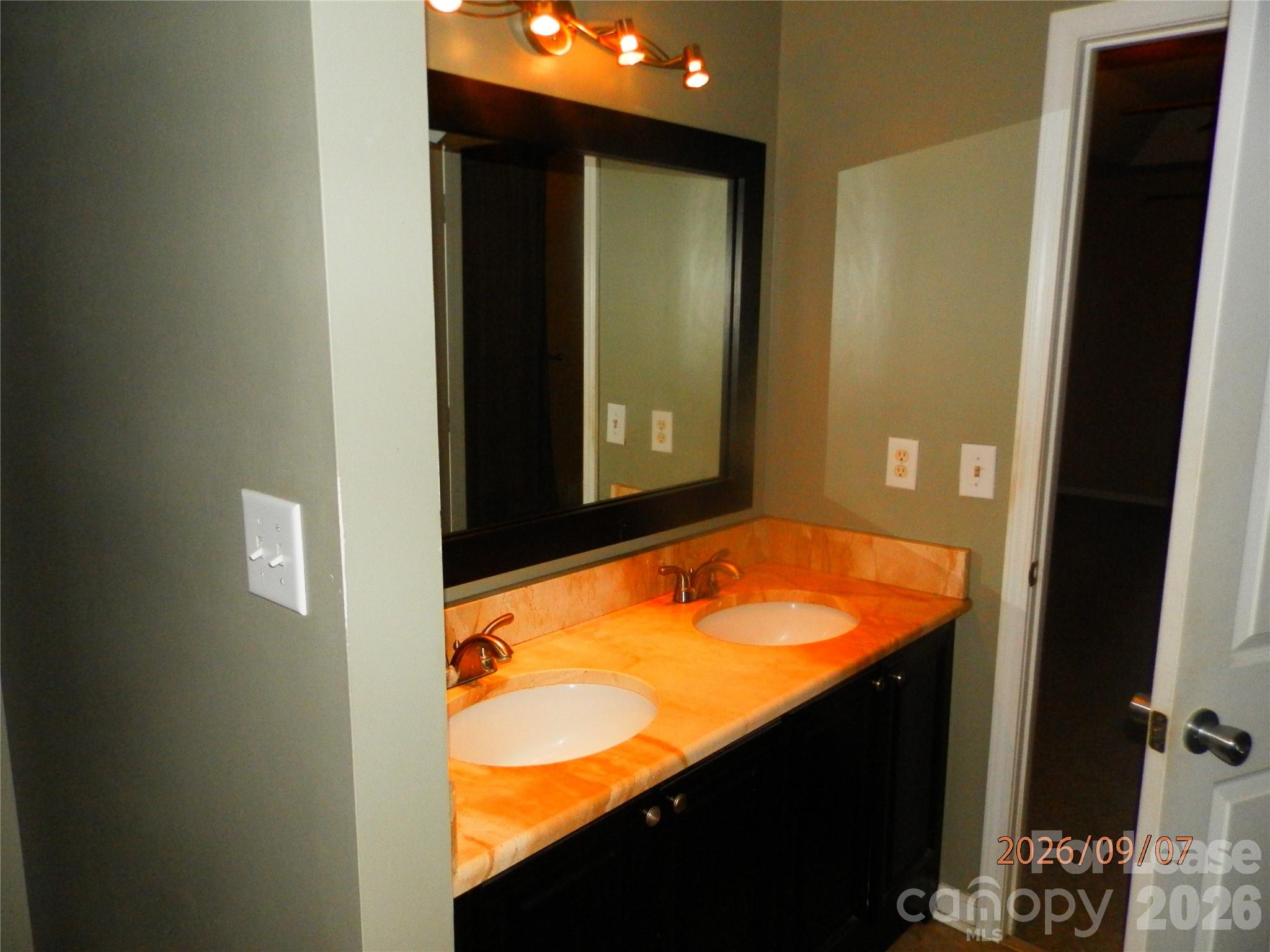 7910 Kingston Drive Property Photo 9