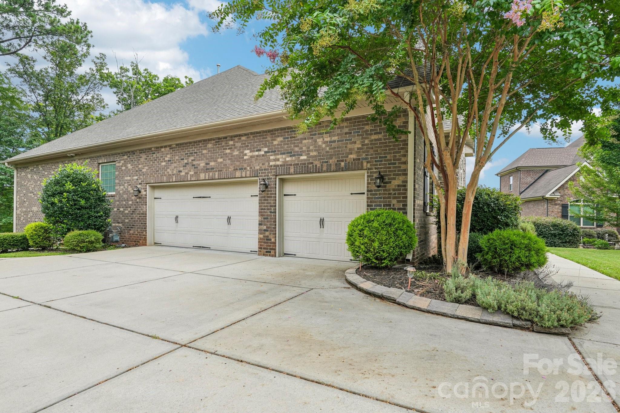 16521 Governors Club Court Property Photo 3