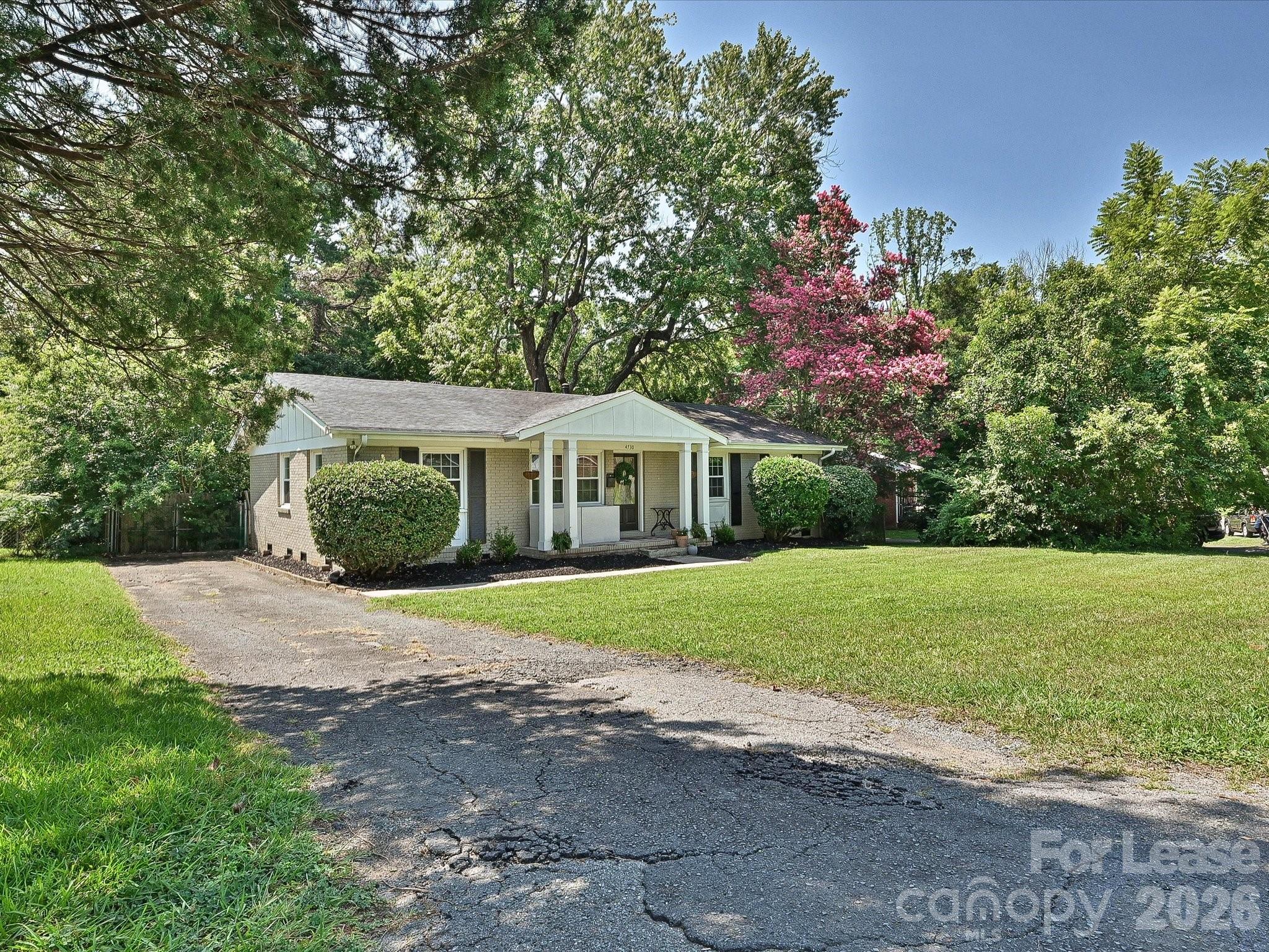 4730 Crestmont Drive Property Photo 3