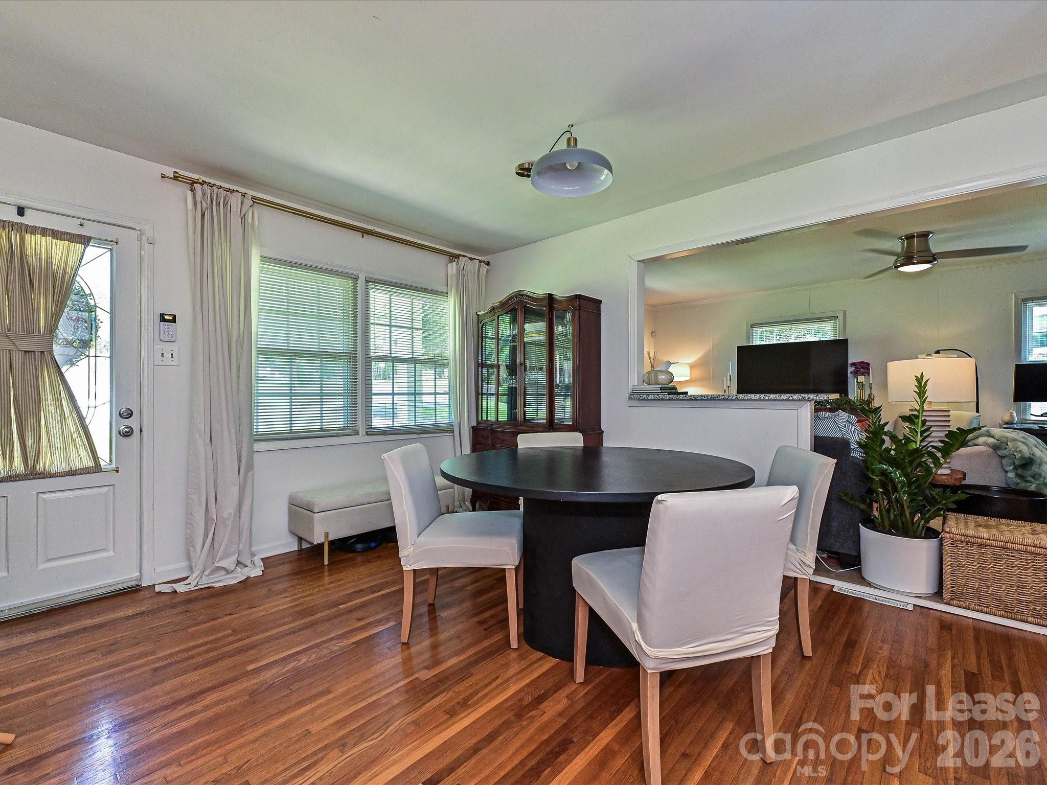 4730 Crestmont Drive Property Photo 6