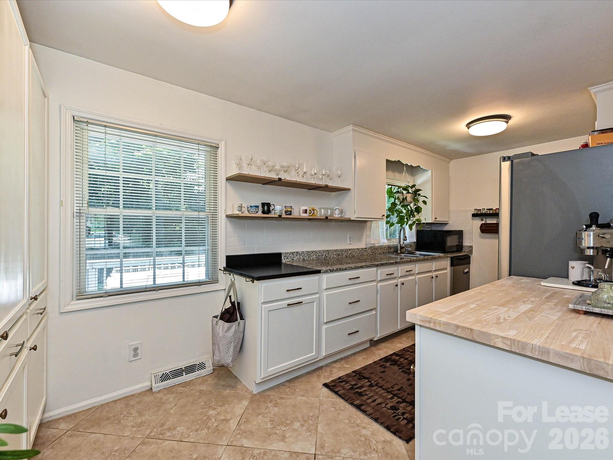 4730 Crestmont Drive Property Photo 11