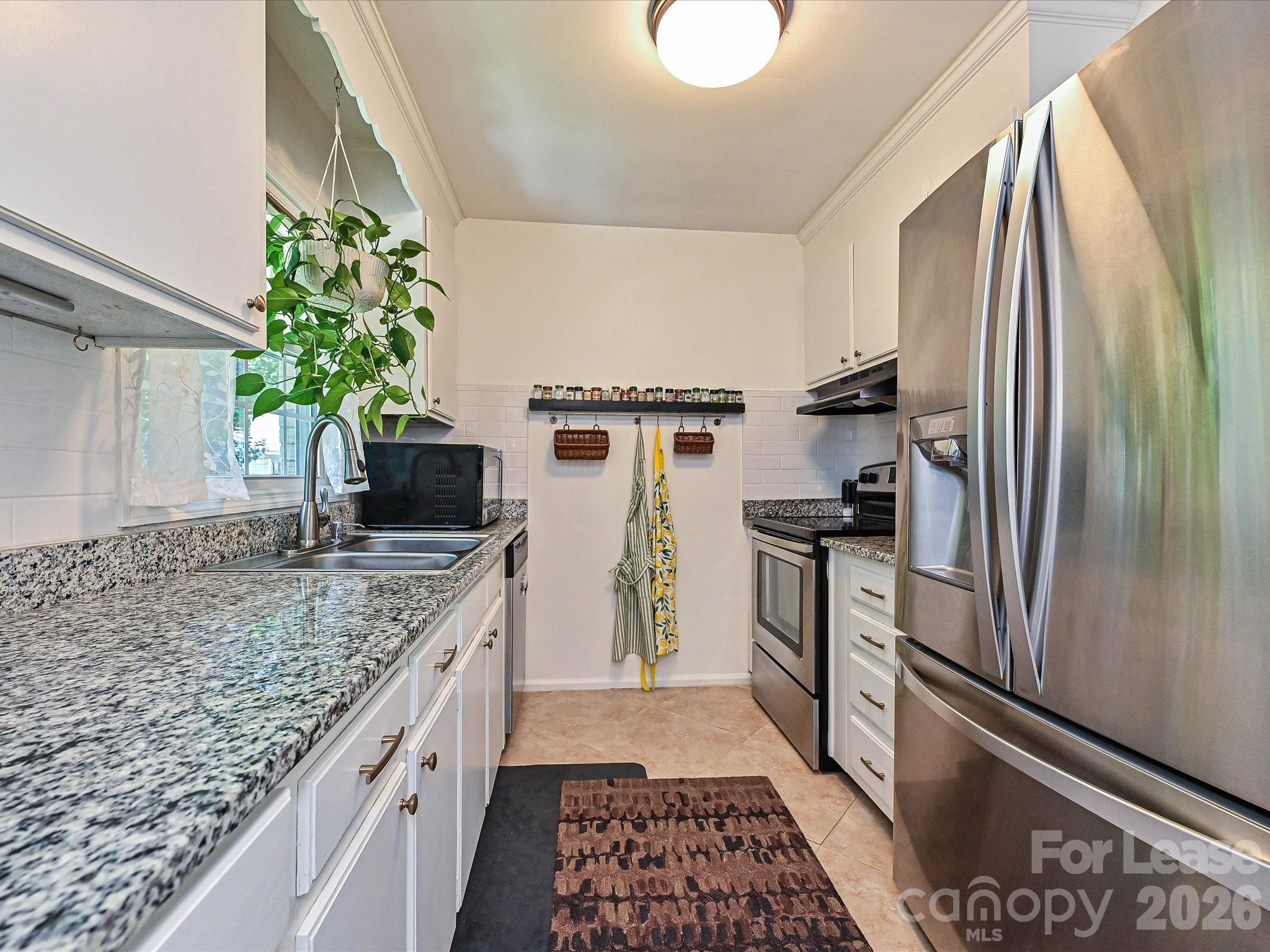 4730 Crestmont Drive Property Photo 13