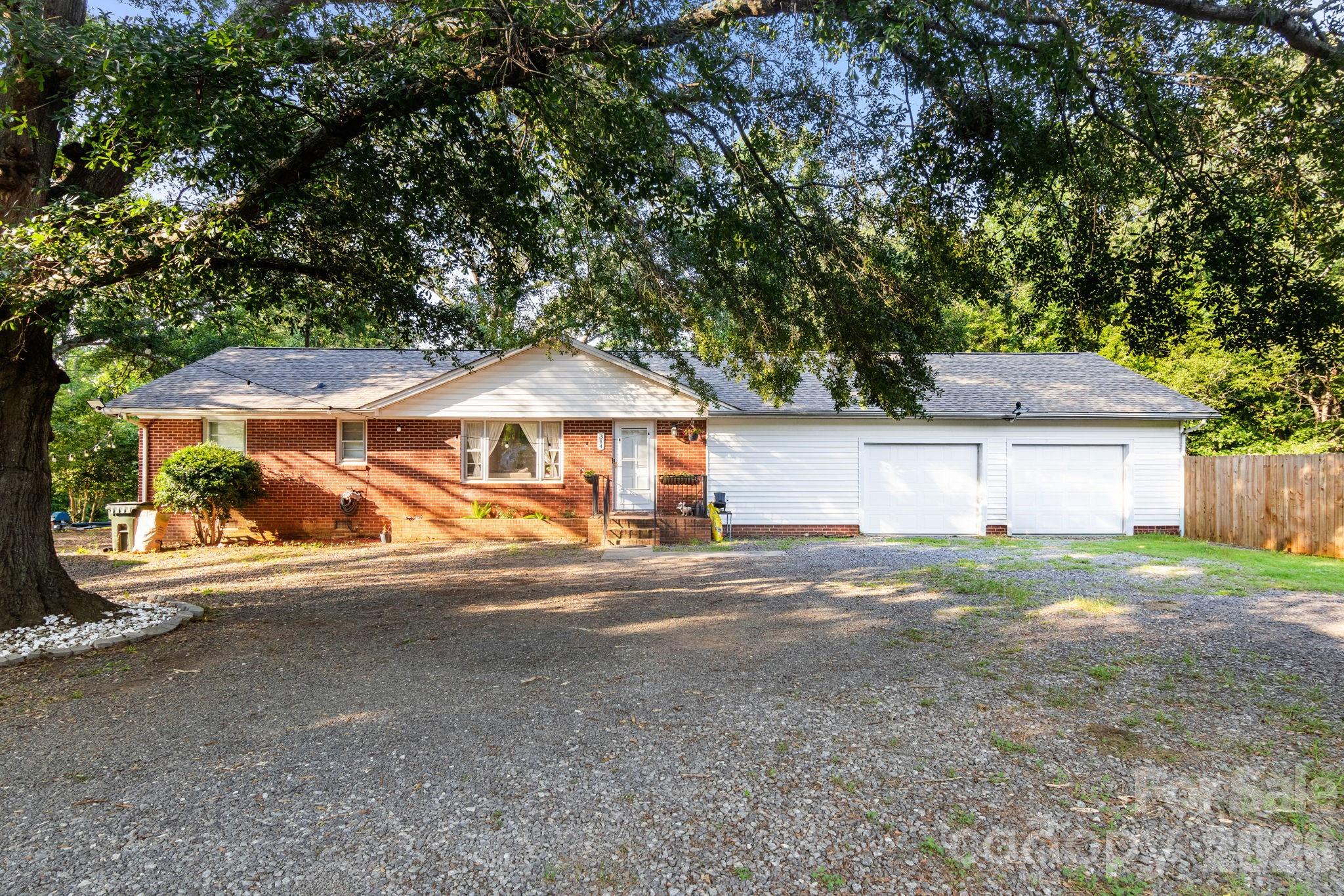 314 Laurel Hill Road Property Photo 1