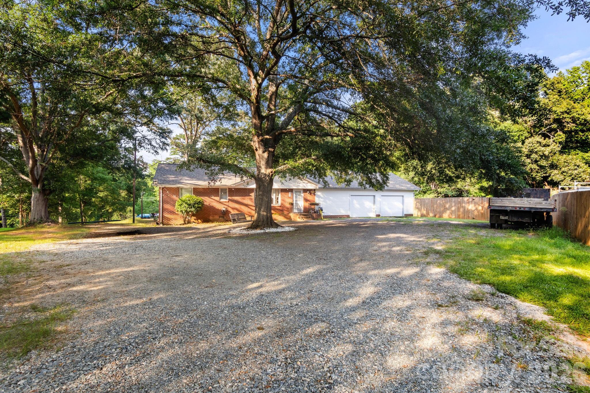 314 Laurel Hill Road Property Photo 2