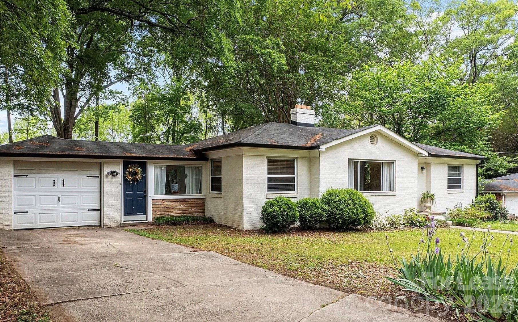5212 Pine Drive Property Photo 1