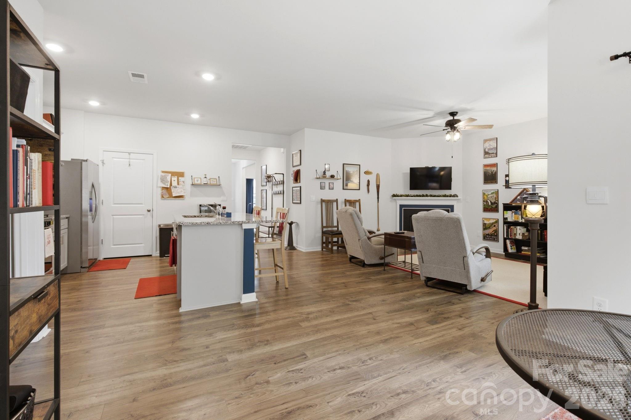 3938 Village Boulevard Property Photo 18