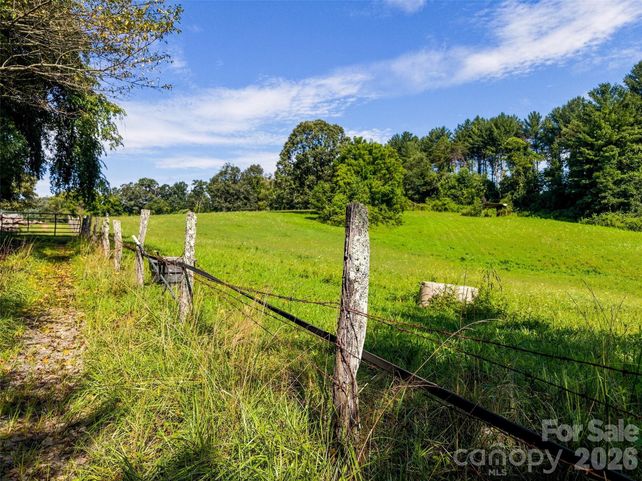 99999 Farm Hills Lane Property Photo 2