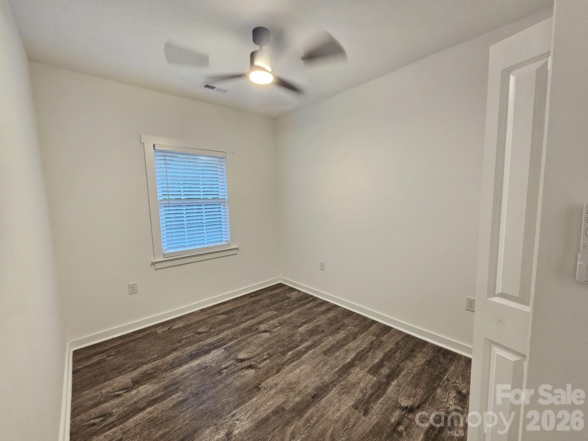 232 W 2nd Street Property Photo 5
