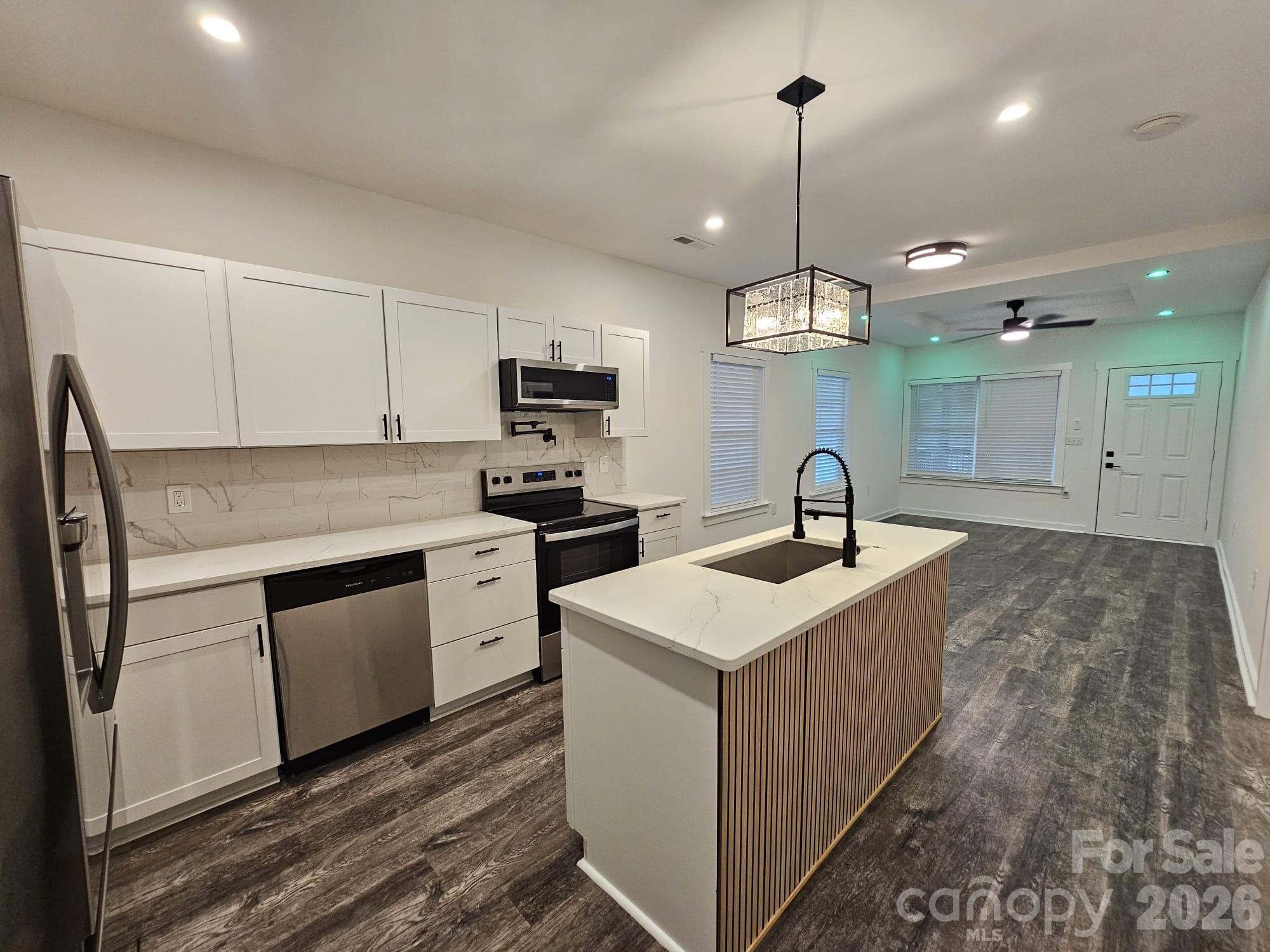232 W 2nd Street Property Photo 6