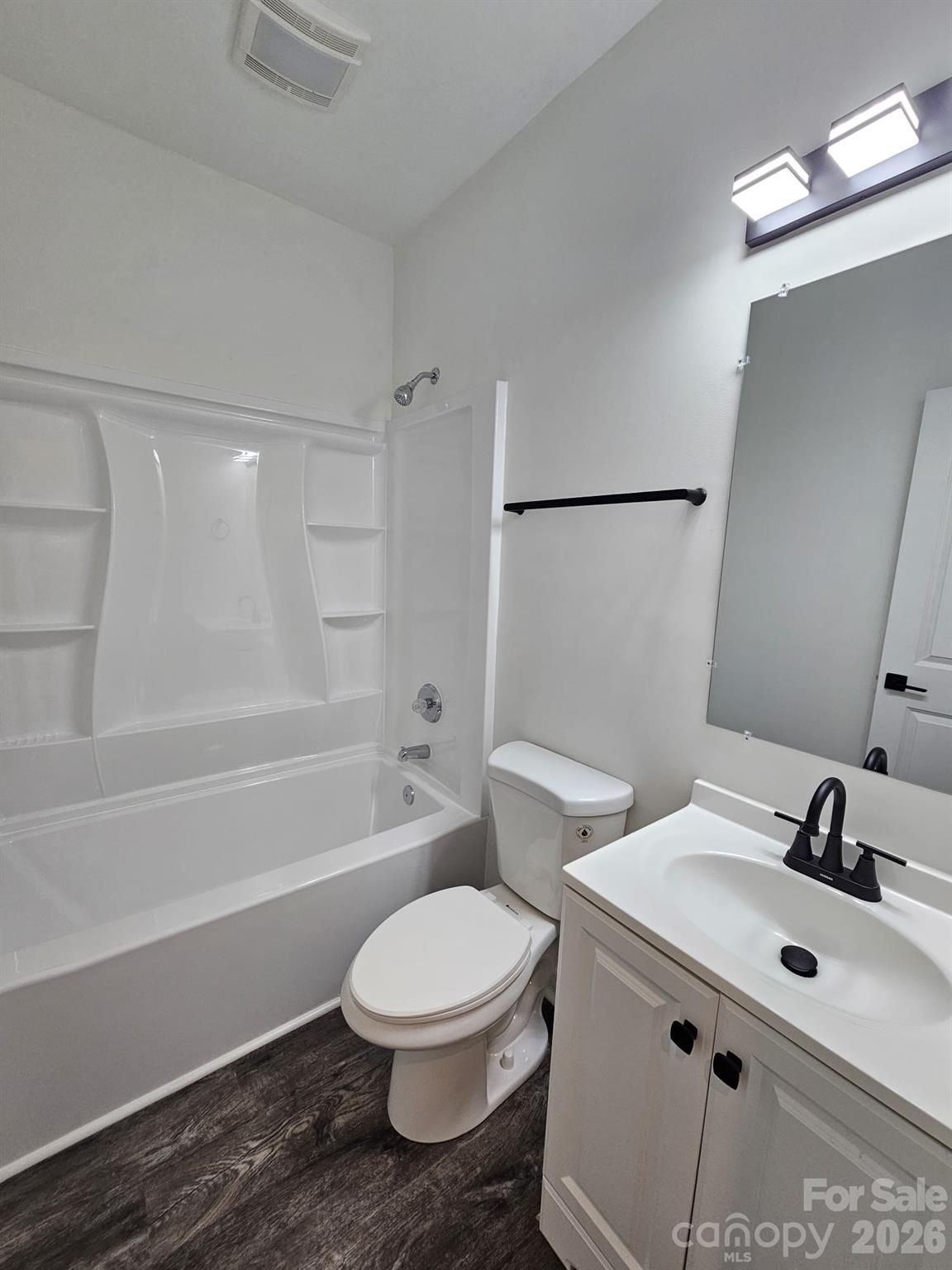 232 W 2nd Street Property Photo 9