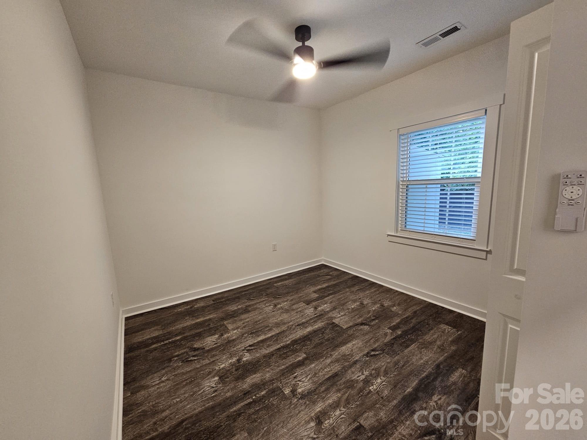 232 W 2nd Street Property Photo 12