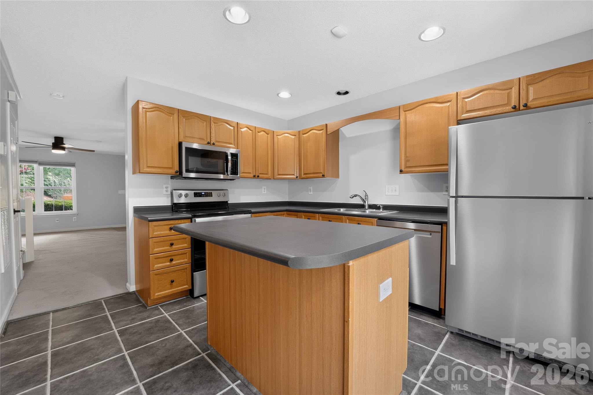 9357 Glenwater Drive Property Photo 4