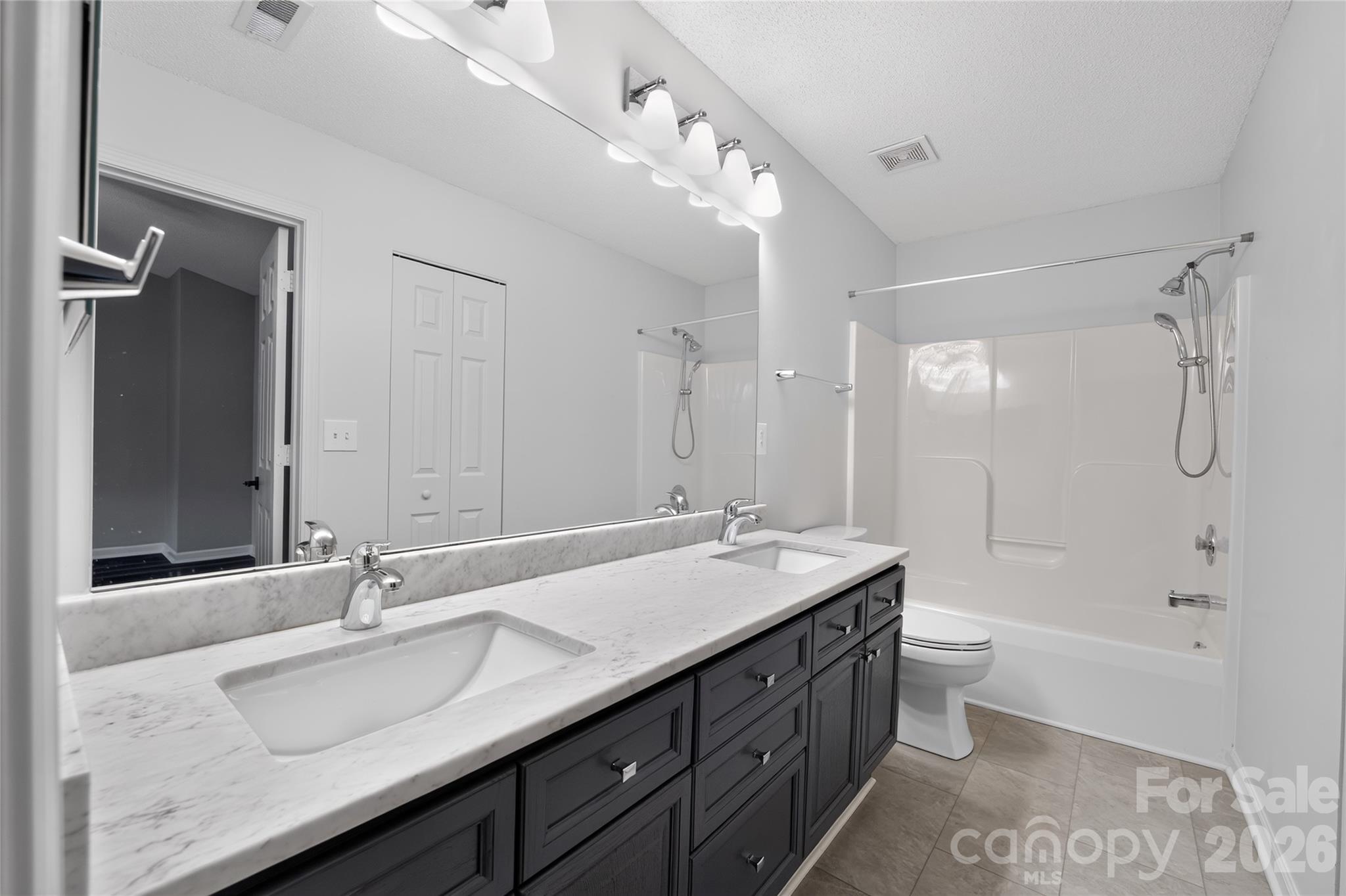 9357 Glenwater Drive Property Photo 12