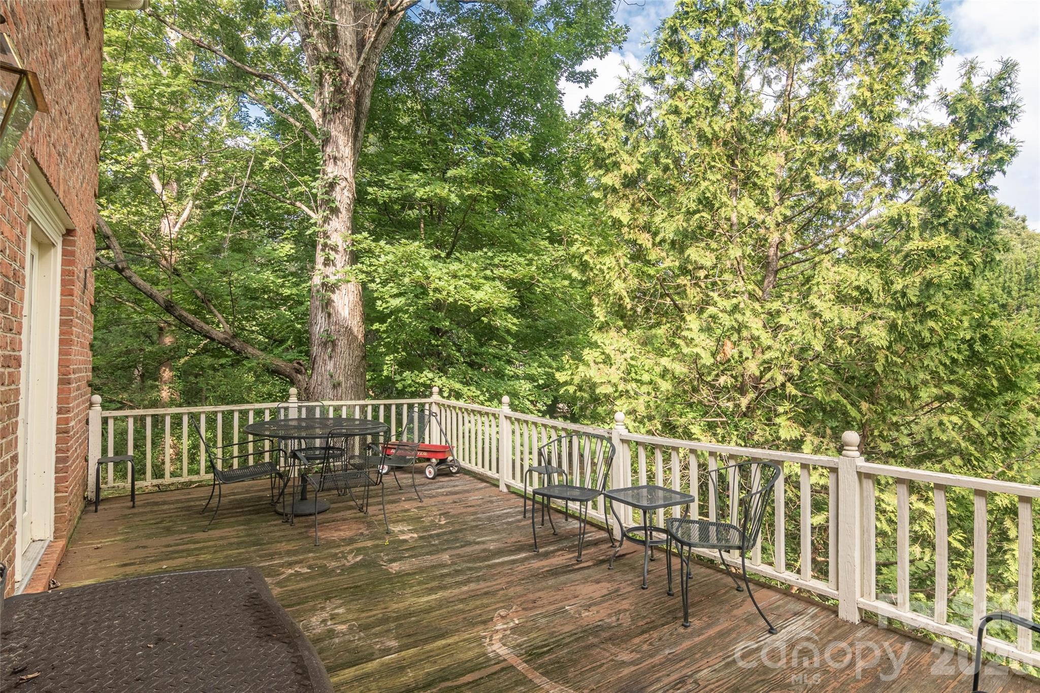 102 Ridgeview Drive Property Photo 11