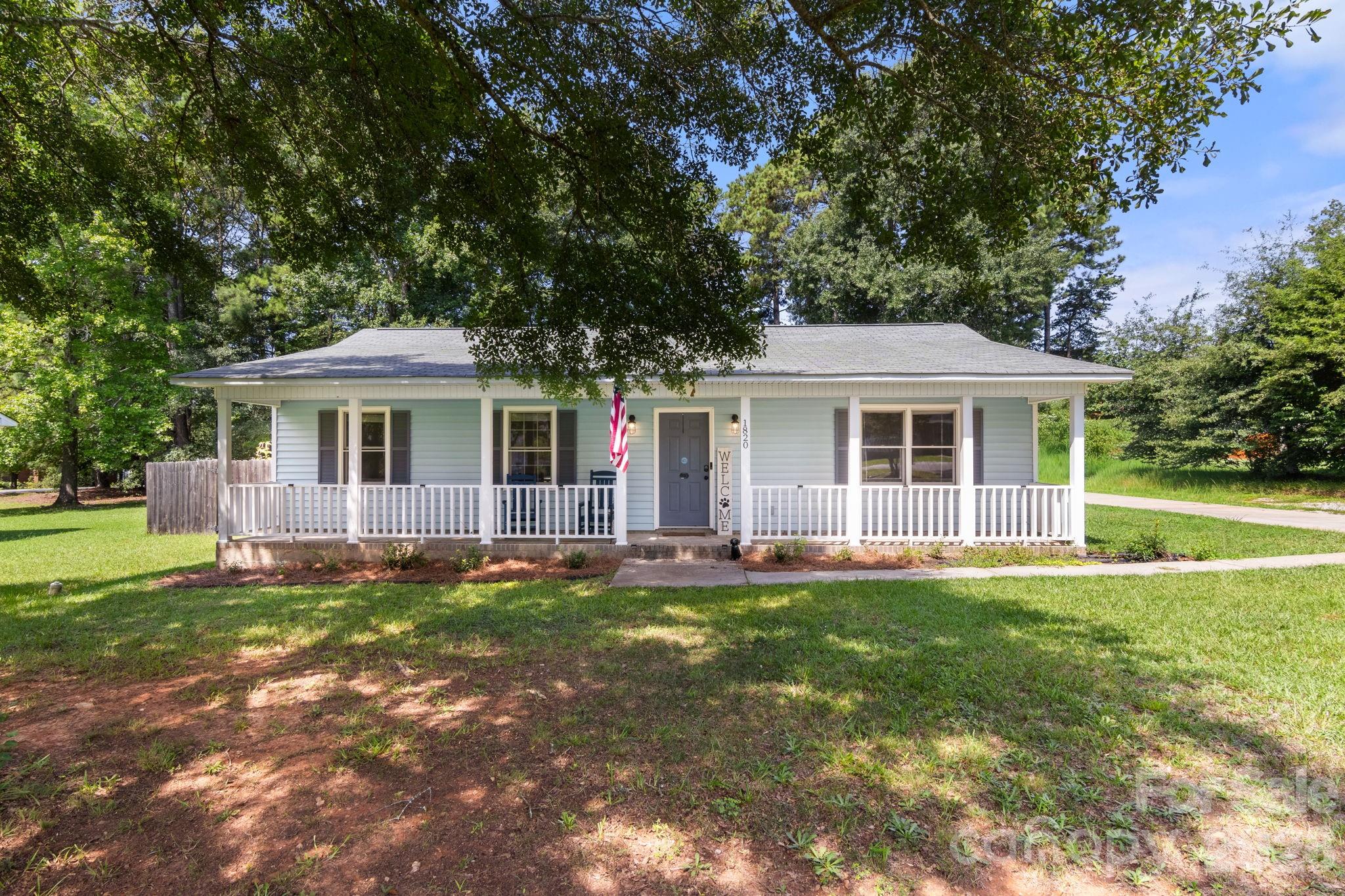 1820 Bridgewood Drive Property Photo 1