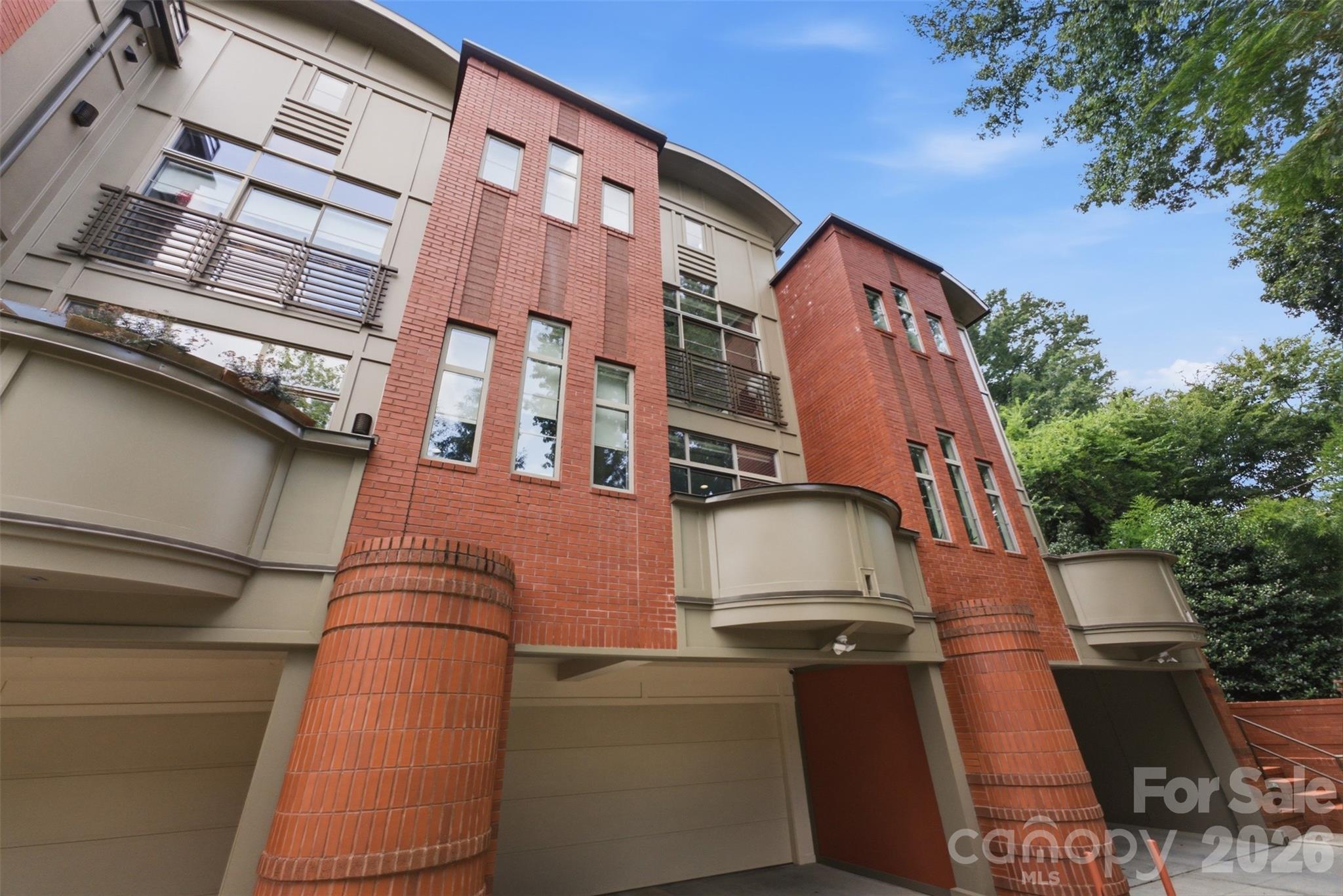 1938 Scott Avenue Property Photo 2