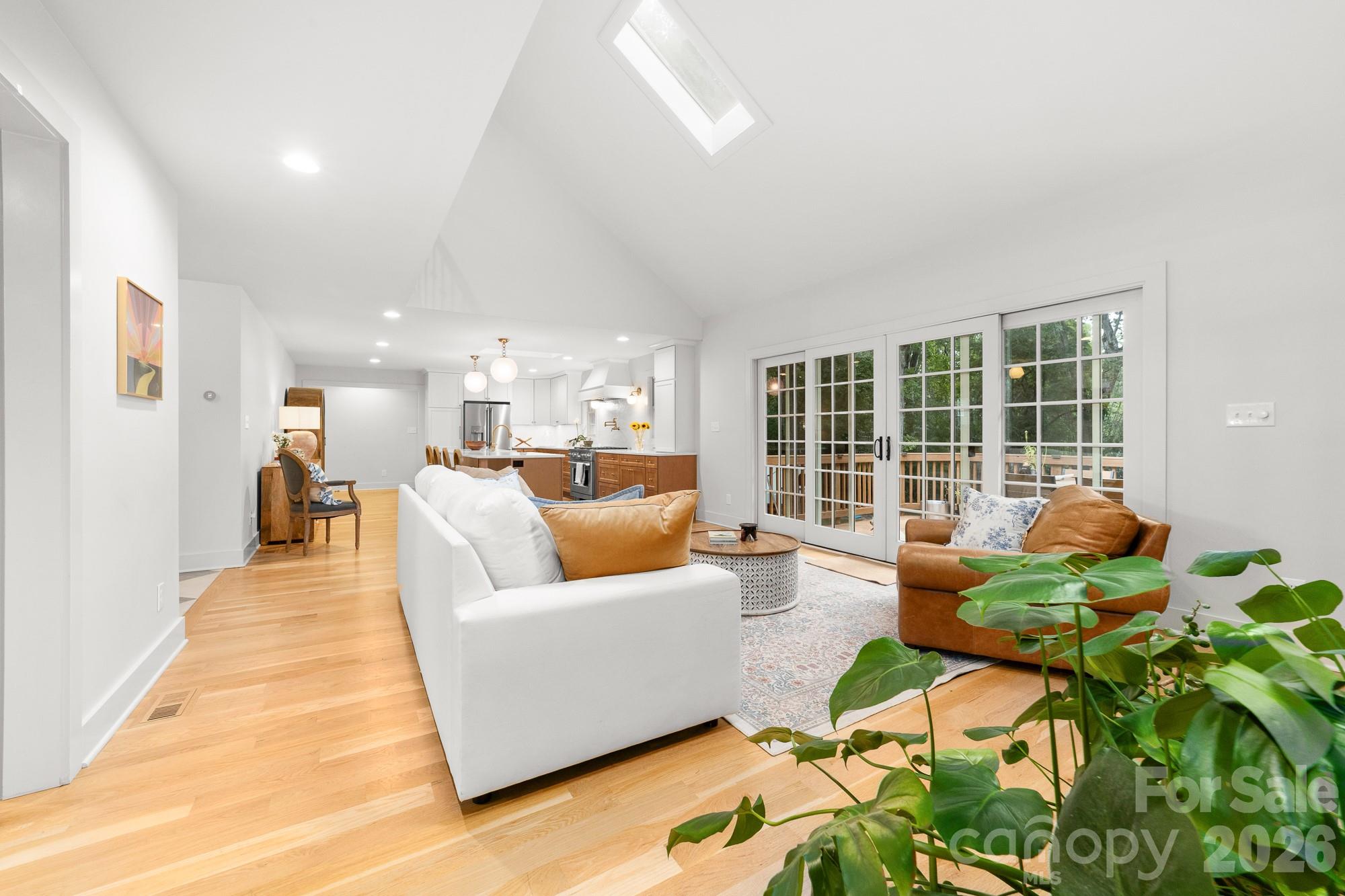 4421 Montibello Drive Property Photo 14