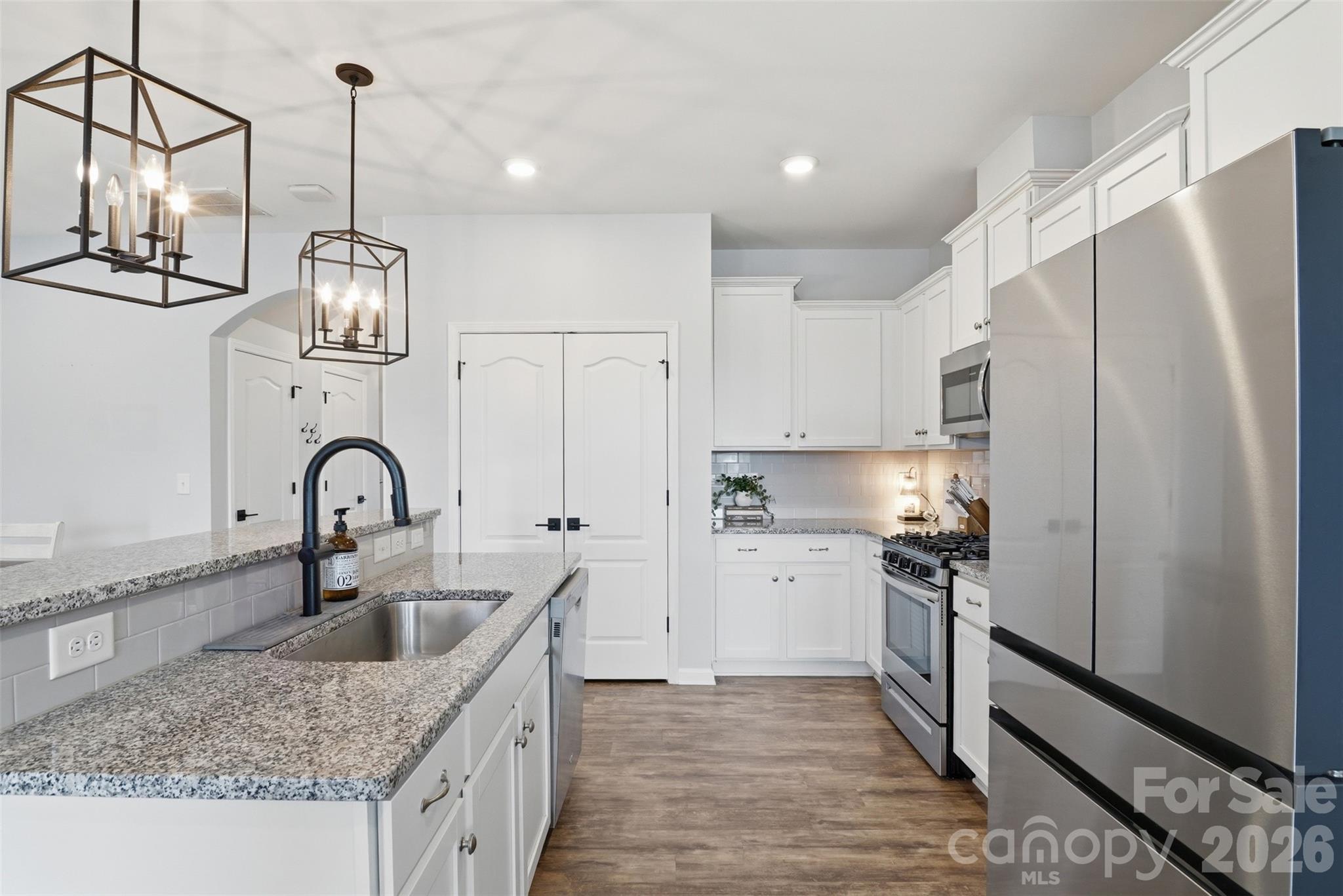 2614 Winter Thistle Way Property Photo 6
