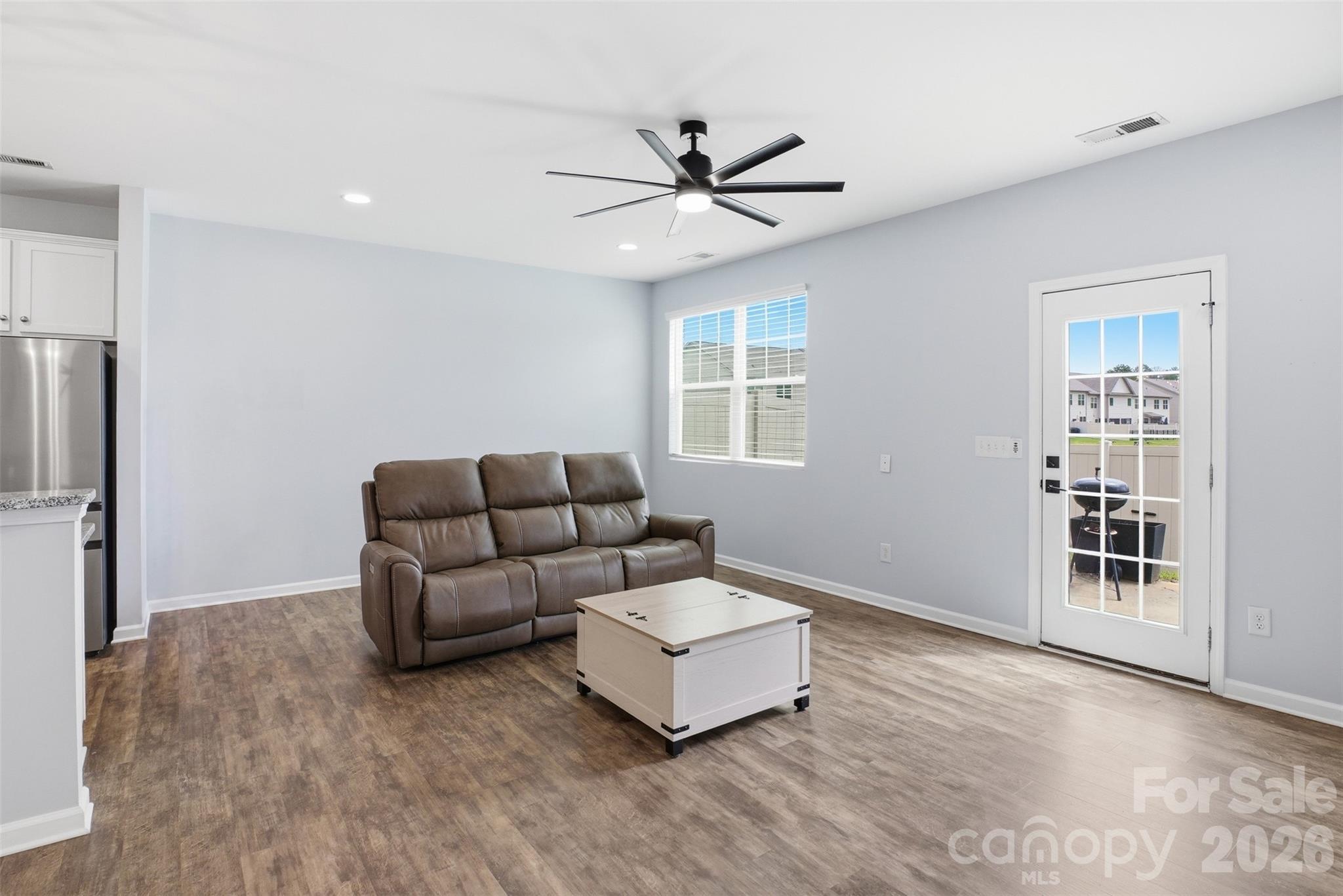 2614 Winter Thistle Way Property Photo 12